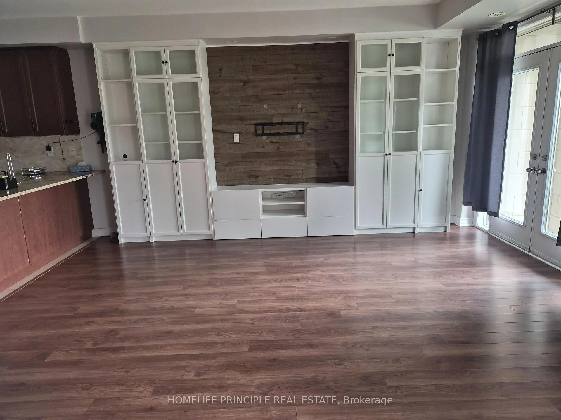 Photo 4 of Unit 6, 9621 Jane Street, Vaughan, Maple — HOMEH