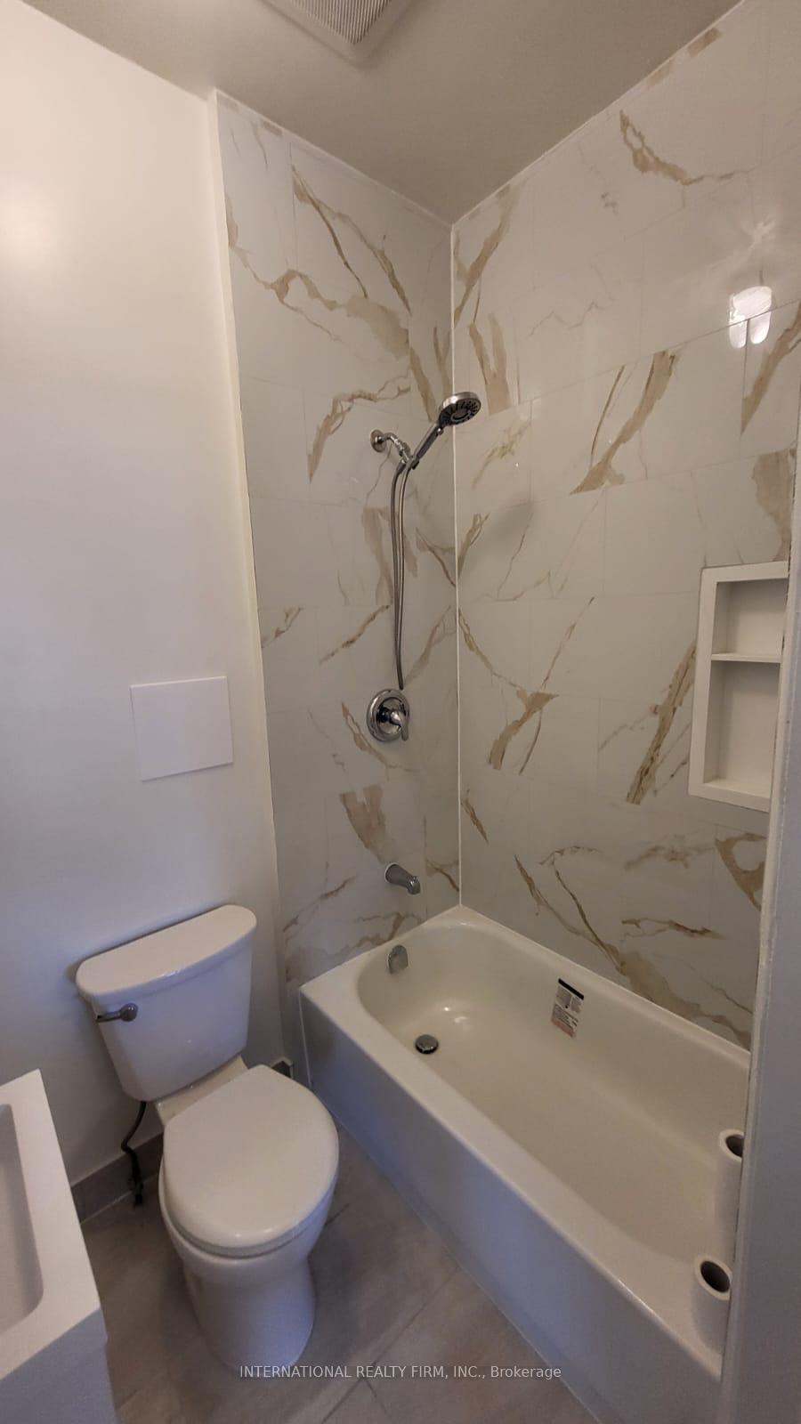 Photo 5 of Unit 2, 7 Thomas Street, Mississauga, Streetsville — HOMEH