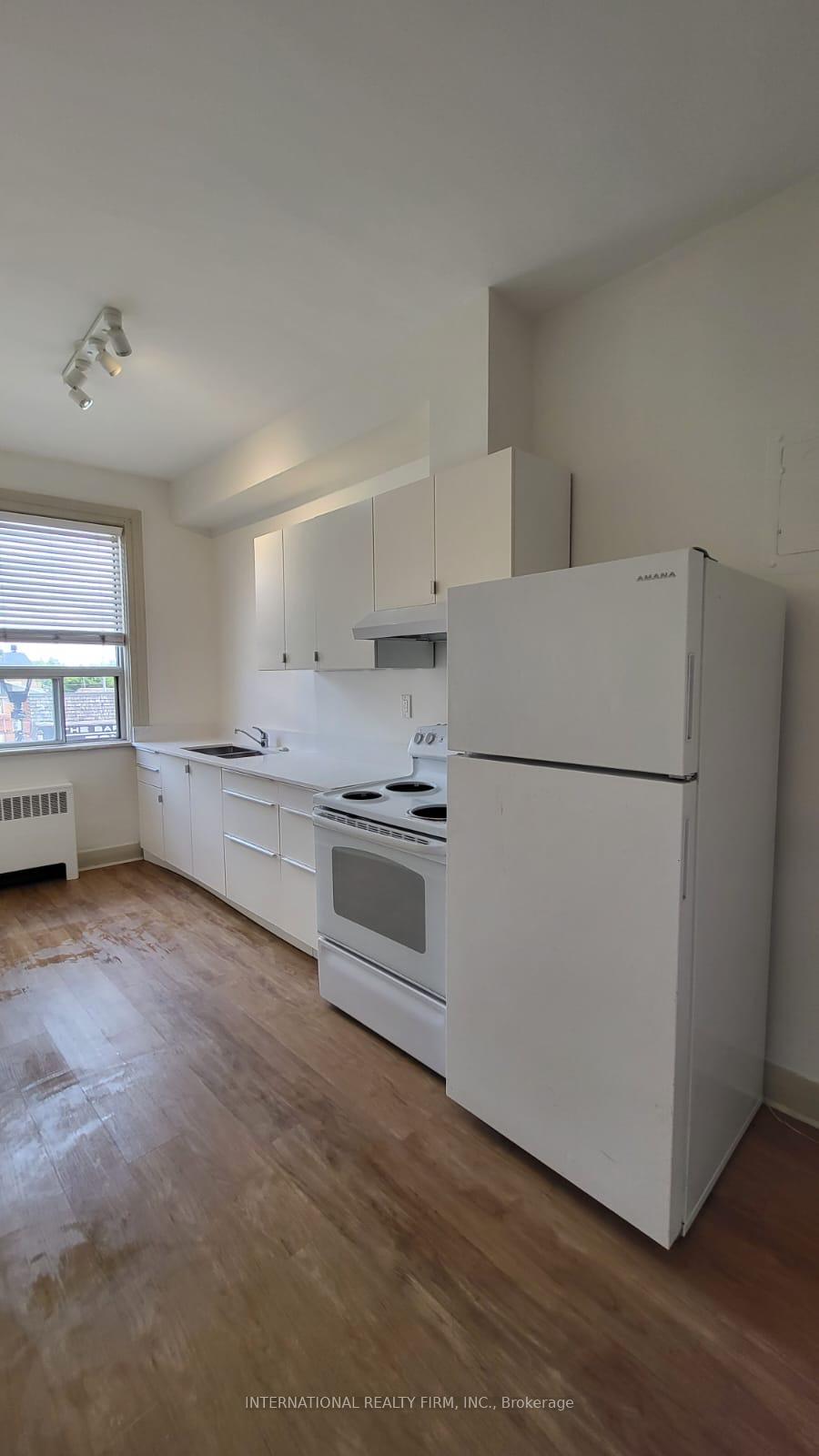 Photo 1 of Unit 2, 7 Thomas Street, Mississauga, Streetsville — HOMEH