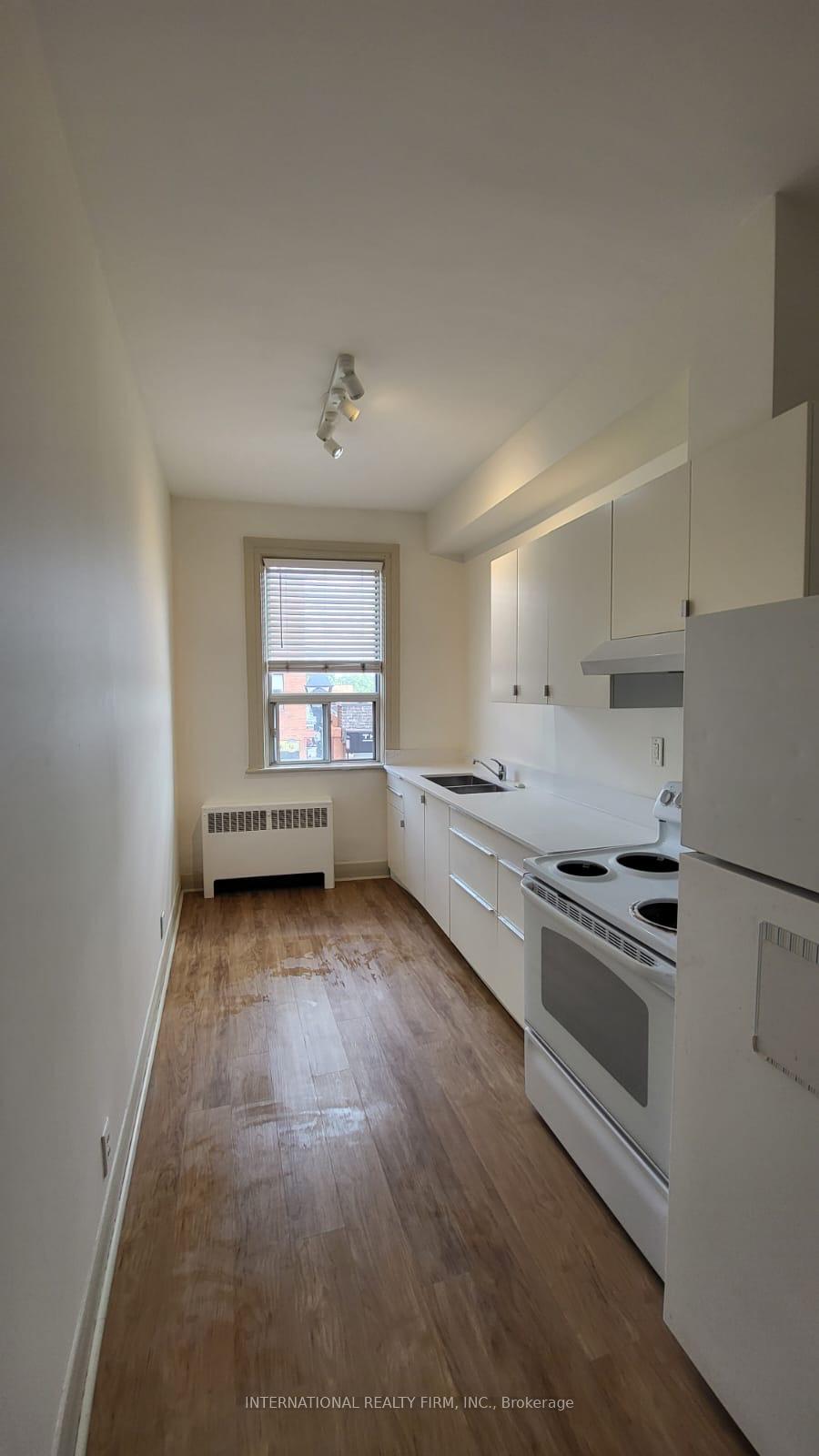 Photo 9 of Unit 2, 7 Thomas Street, Mississauga, Streetsville — HOMEH