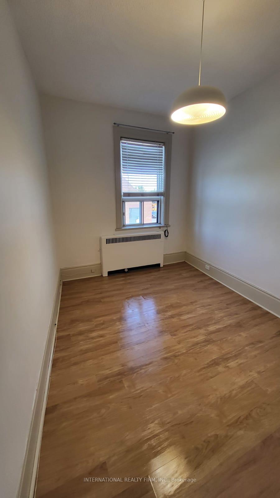 Photo 12 of Unit 2, 7 Thomas Street, Mississauga, Streetsville — HOMEH