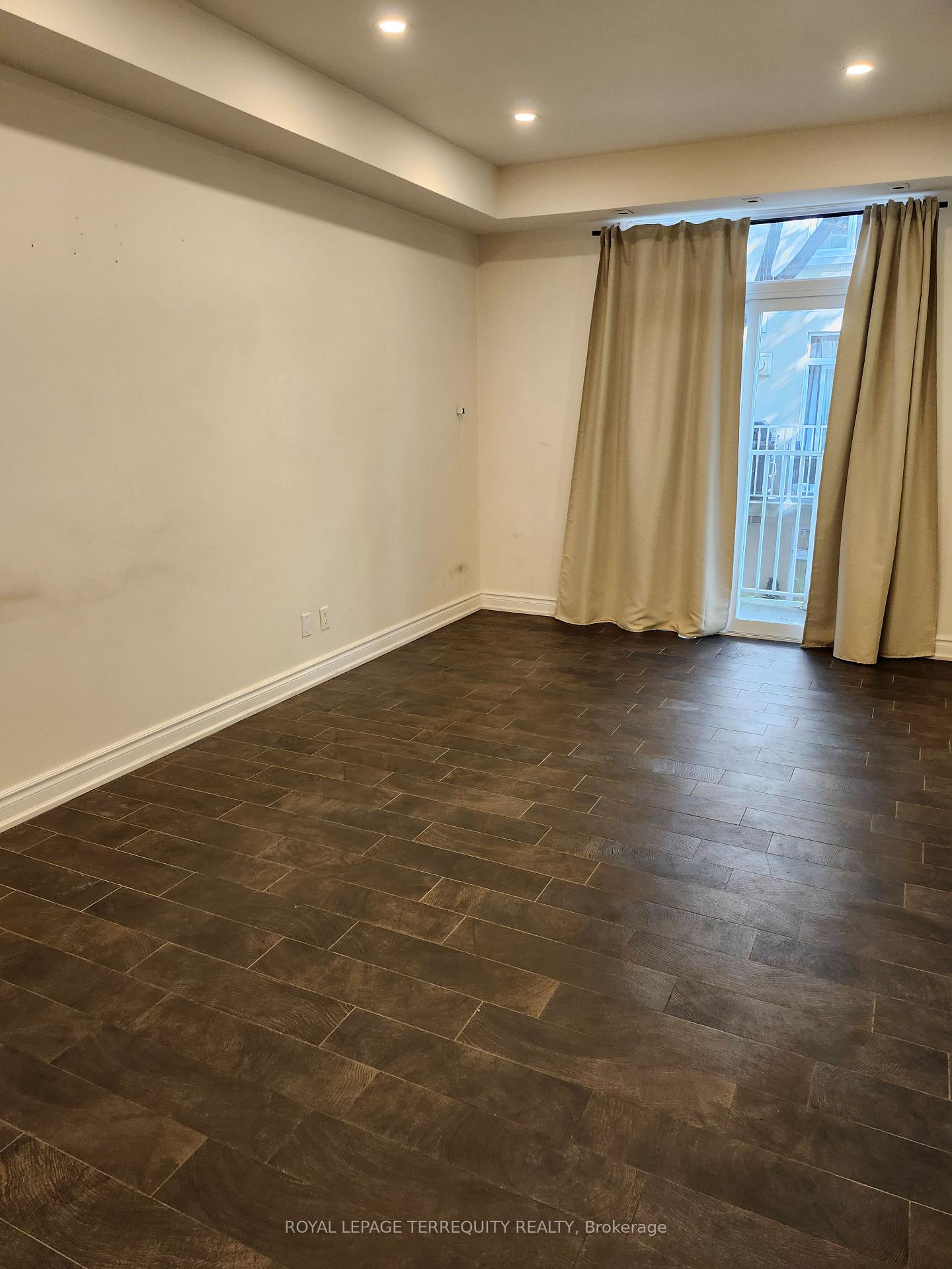 Photo 15 of Unit 252, 30 Stadium Road, Toronto, Niagara — HOMEH
