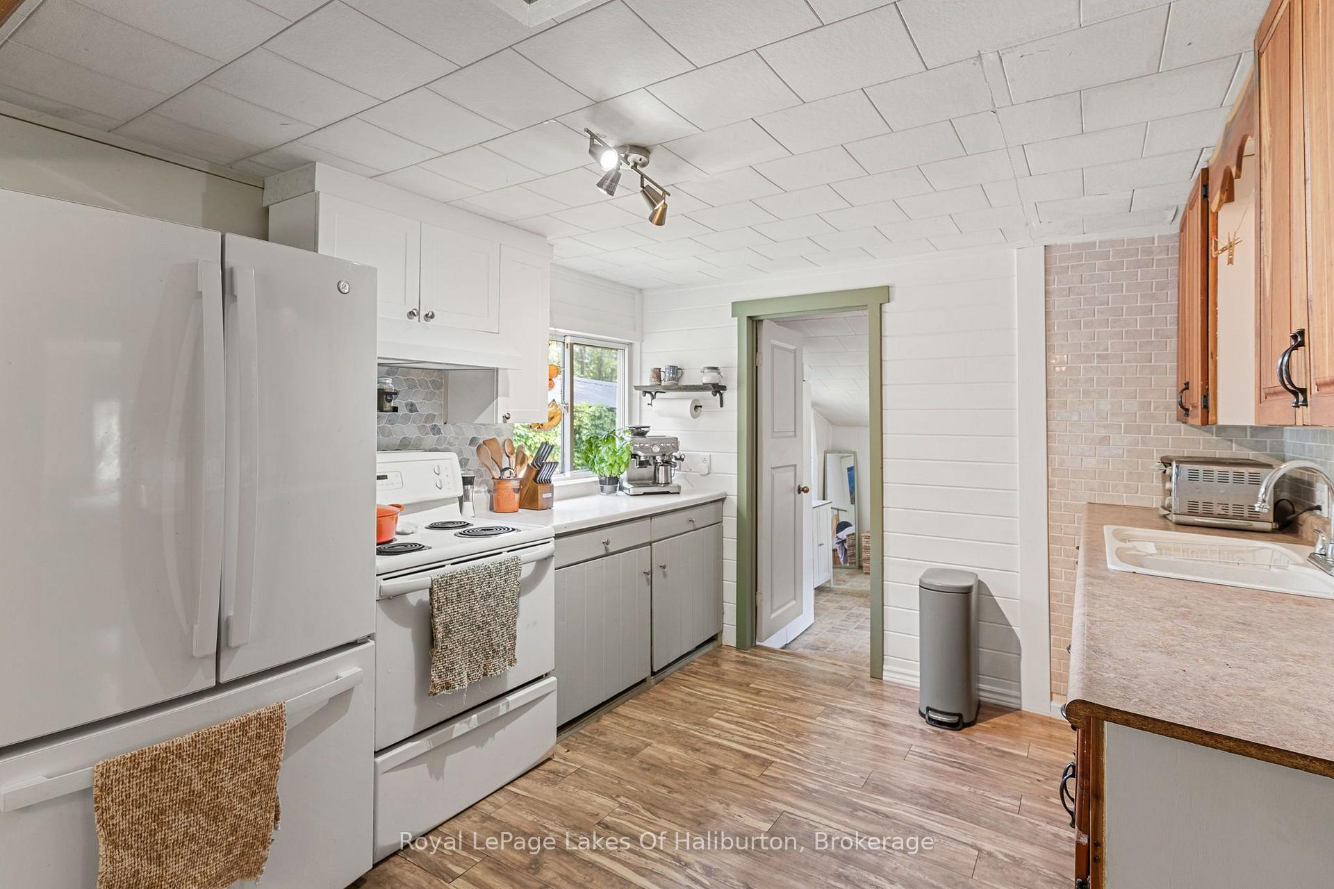 Photo 21 of 4982 Gelert Road, Minden Hills, Snowdon — HOMEH