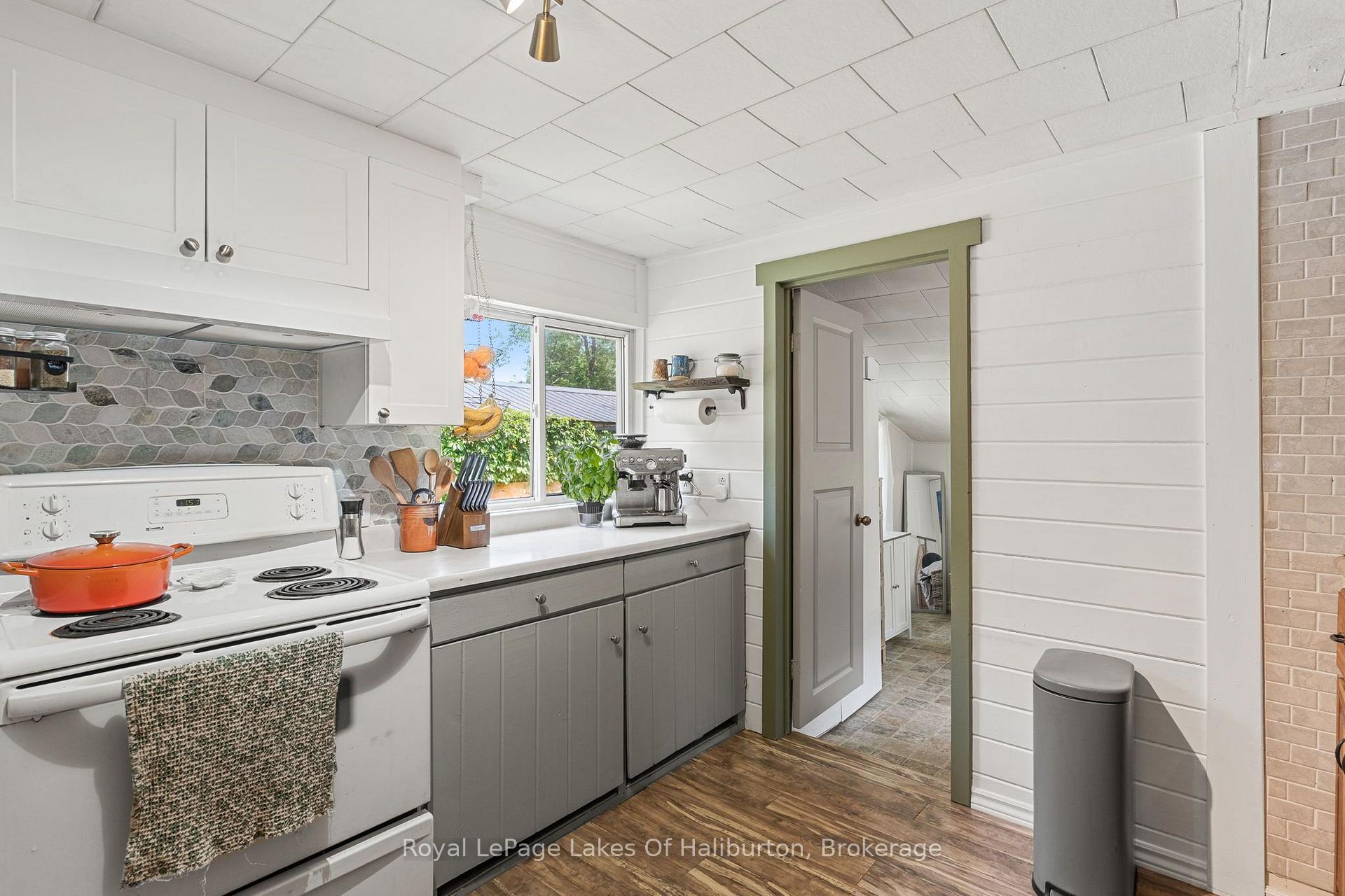 Photo 22 of 4982 Gelert Road, Minden Hills, Snowdon — HOMEH