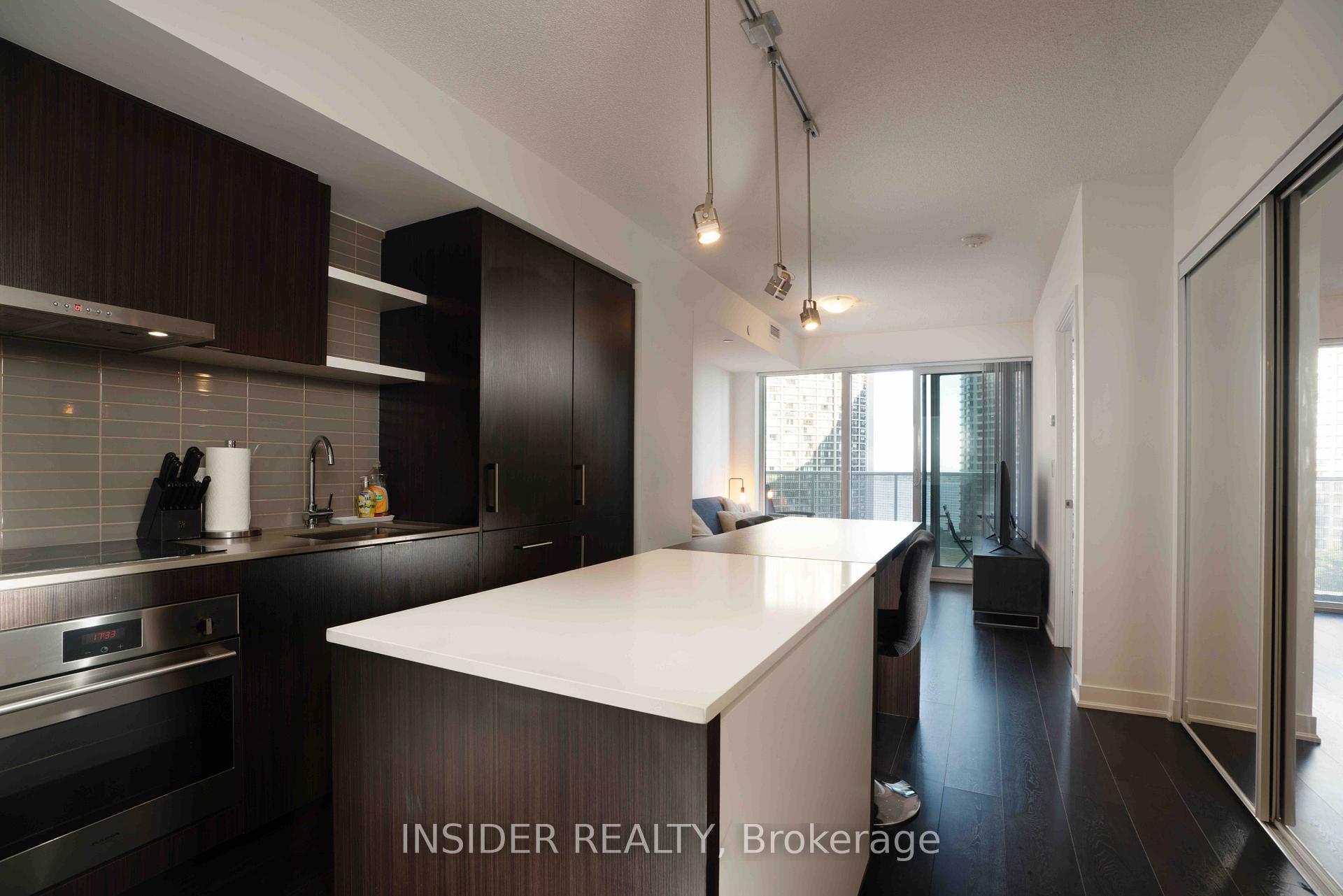 Front of Unit 1409, 88 Harbour Street