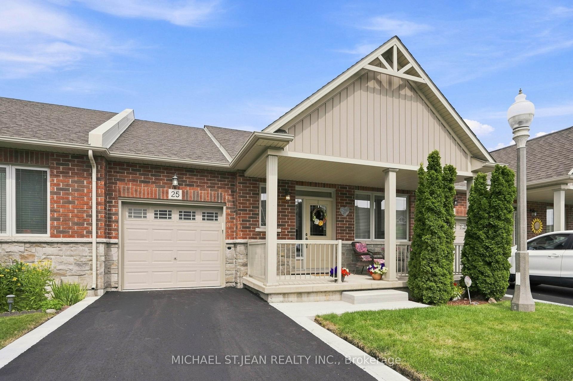 Photo 2 of 25 Stickland Lane, Hamilton, Binbrook — HOMEH