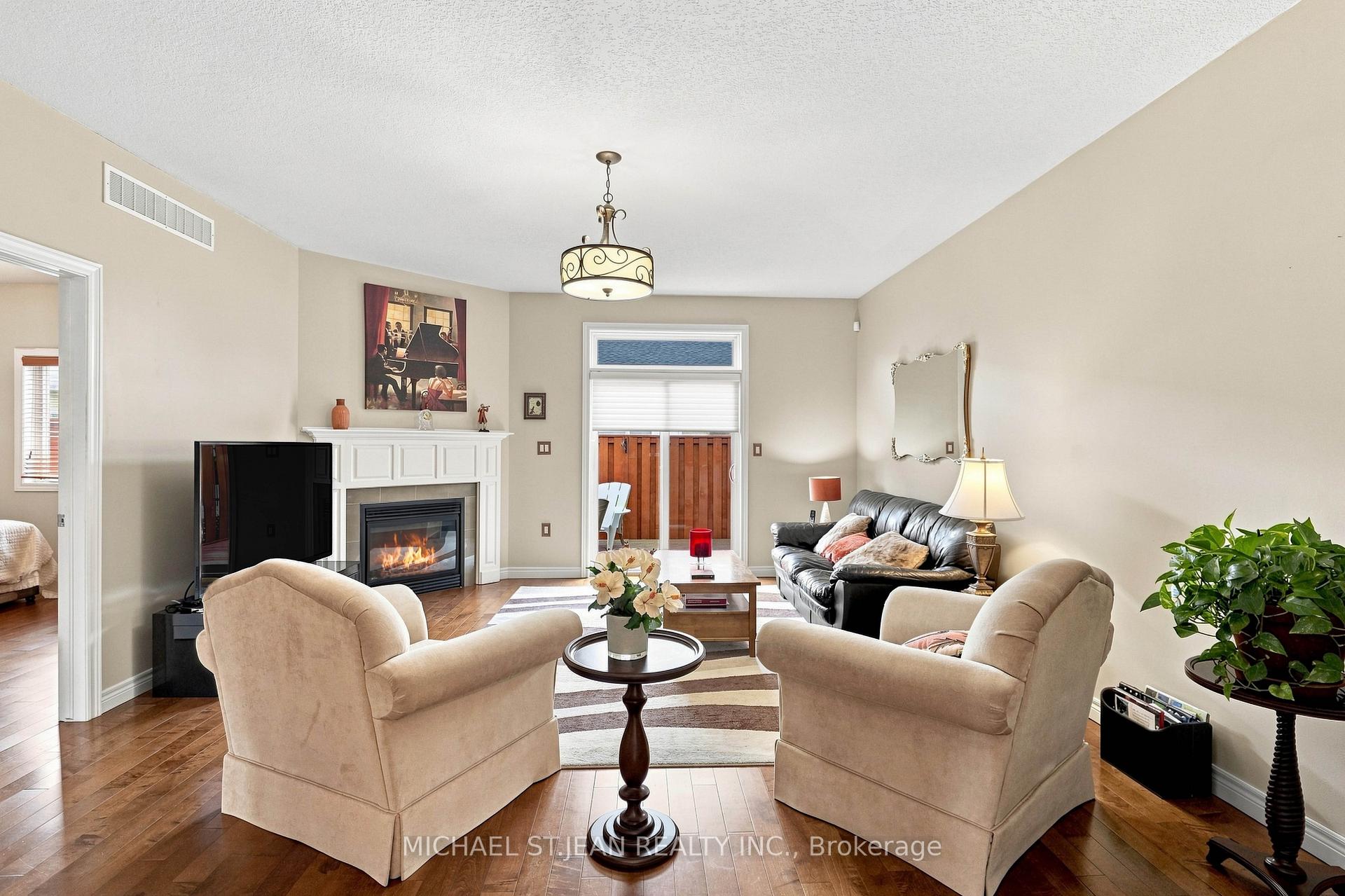 Photo 11 of 25 Stickland Lane, Hamilton, Binbrook — HOMEH