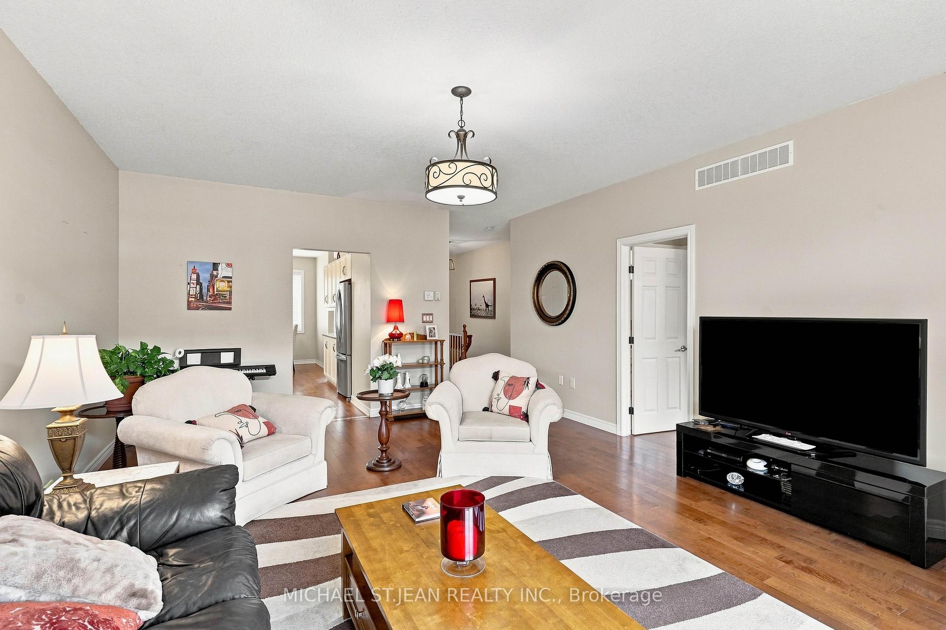 Photo 12 of 25 Stickland Lane, Hamilton, Binbrook — HOMEH