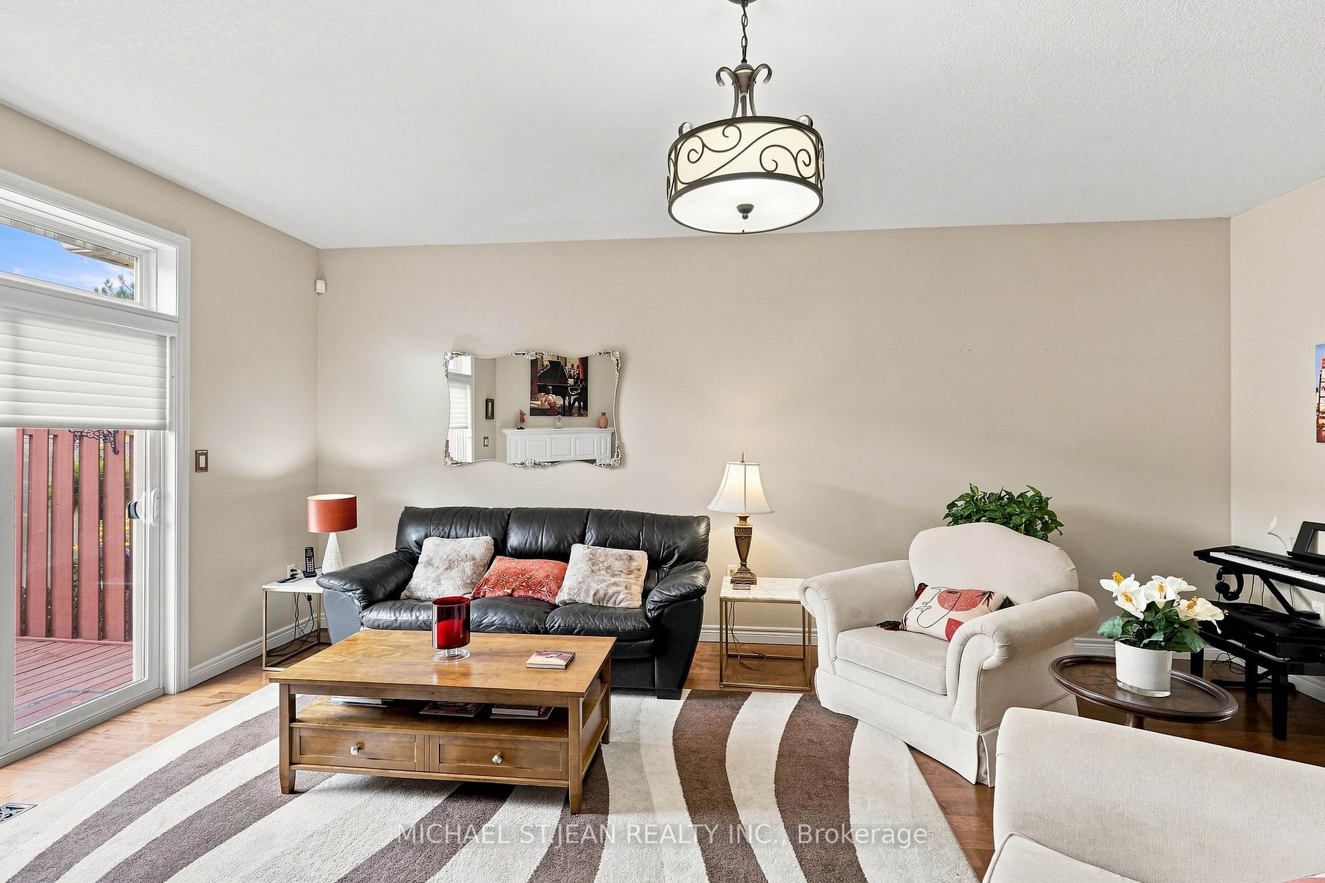 Photo 13 of 25 Stickland Lane, Hamilton, Binbrook — HOMEH