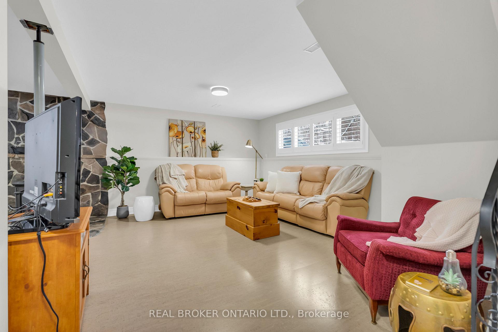 Photo 33 of 2477 Old Fort Road, Tay, Rural Tay — HOMEH