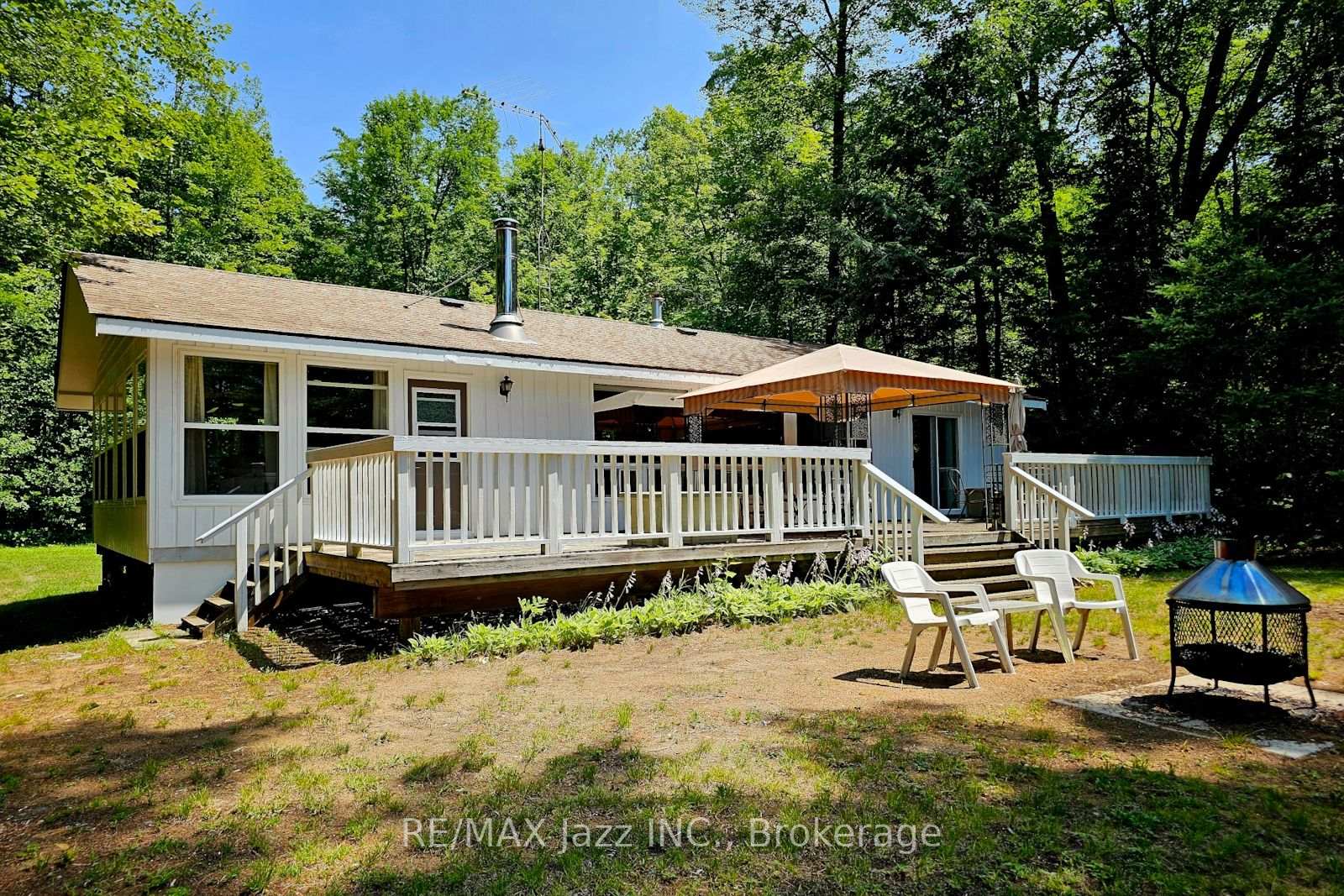 Front of 2006 South Beaver Lake Lane