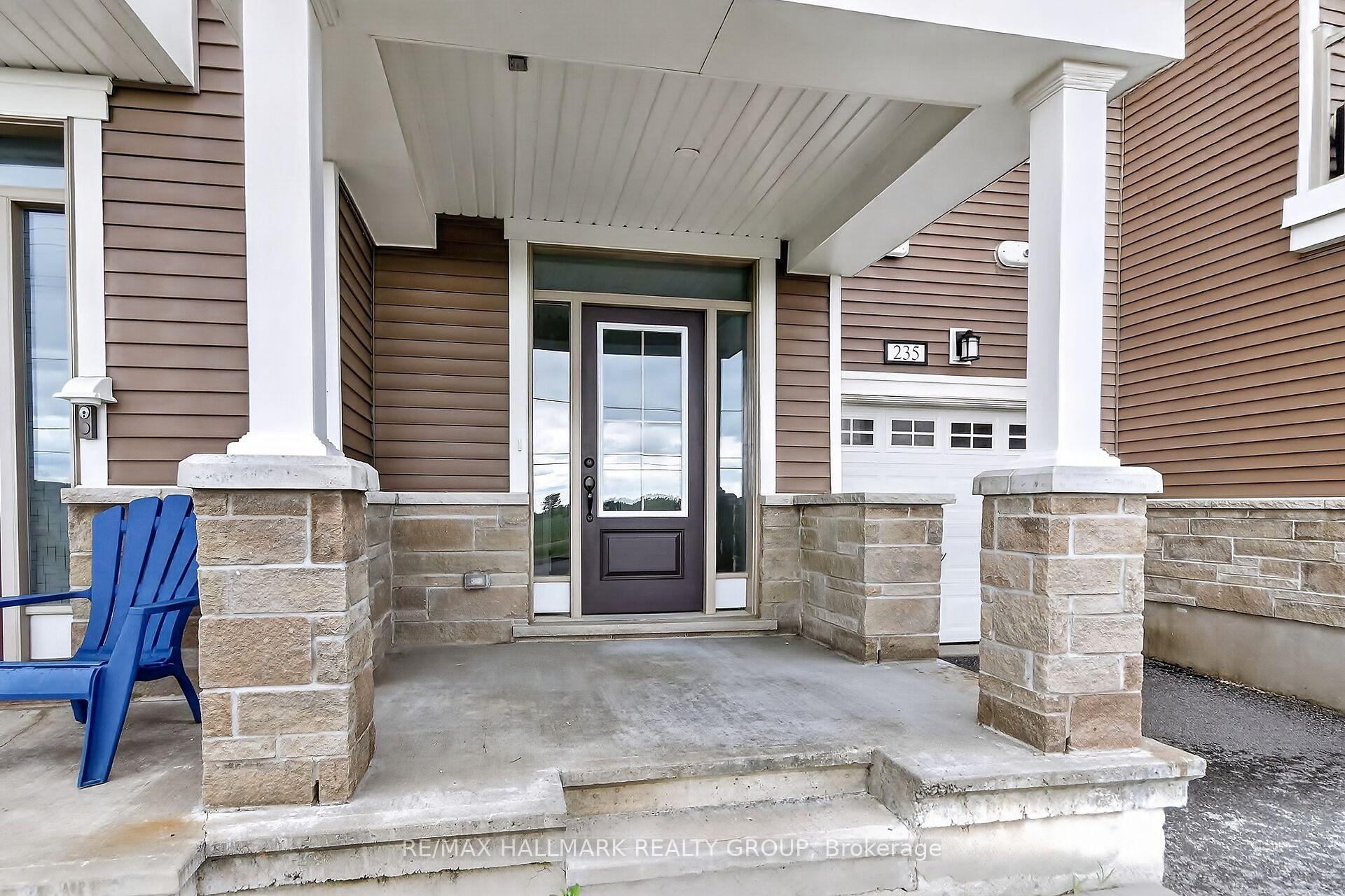 Photo 2 of 235 Hibernian Walk, Ottawa, Kanata - Emerald Meadows/Trailwest — HOMEH