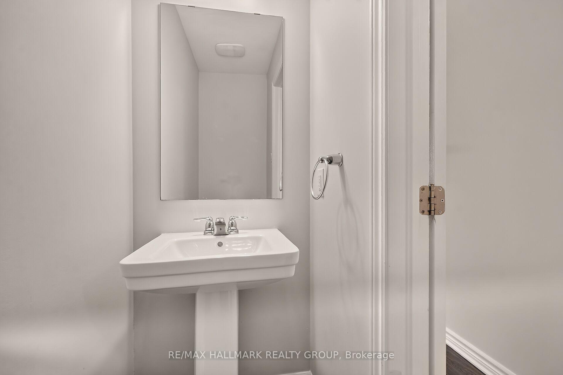 Photo 9 of 235 Hibernian Walk, Ottawa, Kanata - Emerald Meadows/Trailwest — HOMEH
