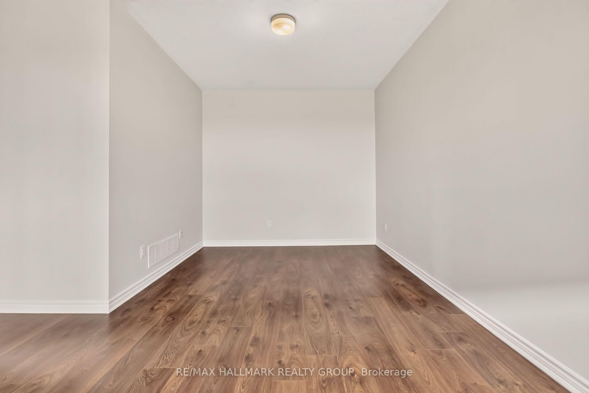 Photo 11 of 235 Hibernian Walk, Ottawa, Kanata - Emerald Meadows/Trailwest — HOMEH