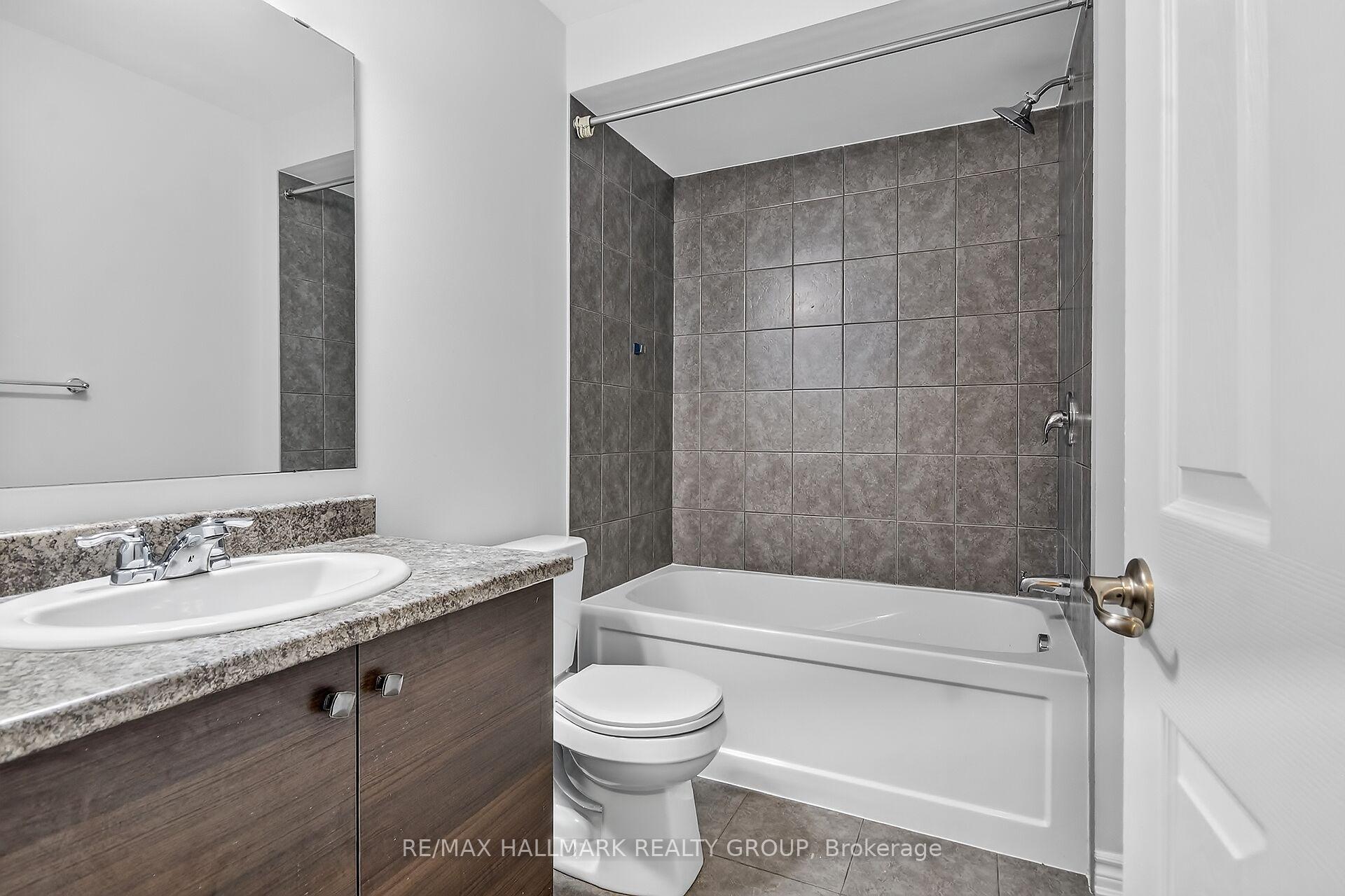 Photo 23 of 235 Hibernian Walk, Ottawa, Kanata - Emerald Meadows/Trailwest — HOMEH