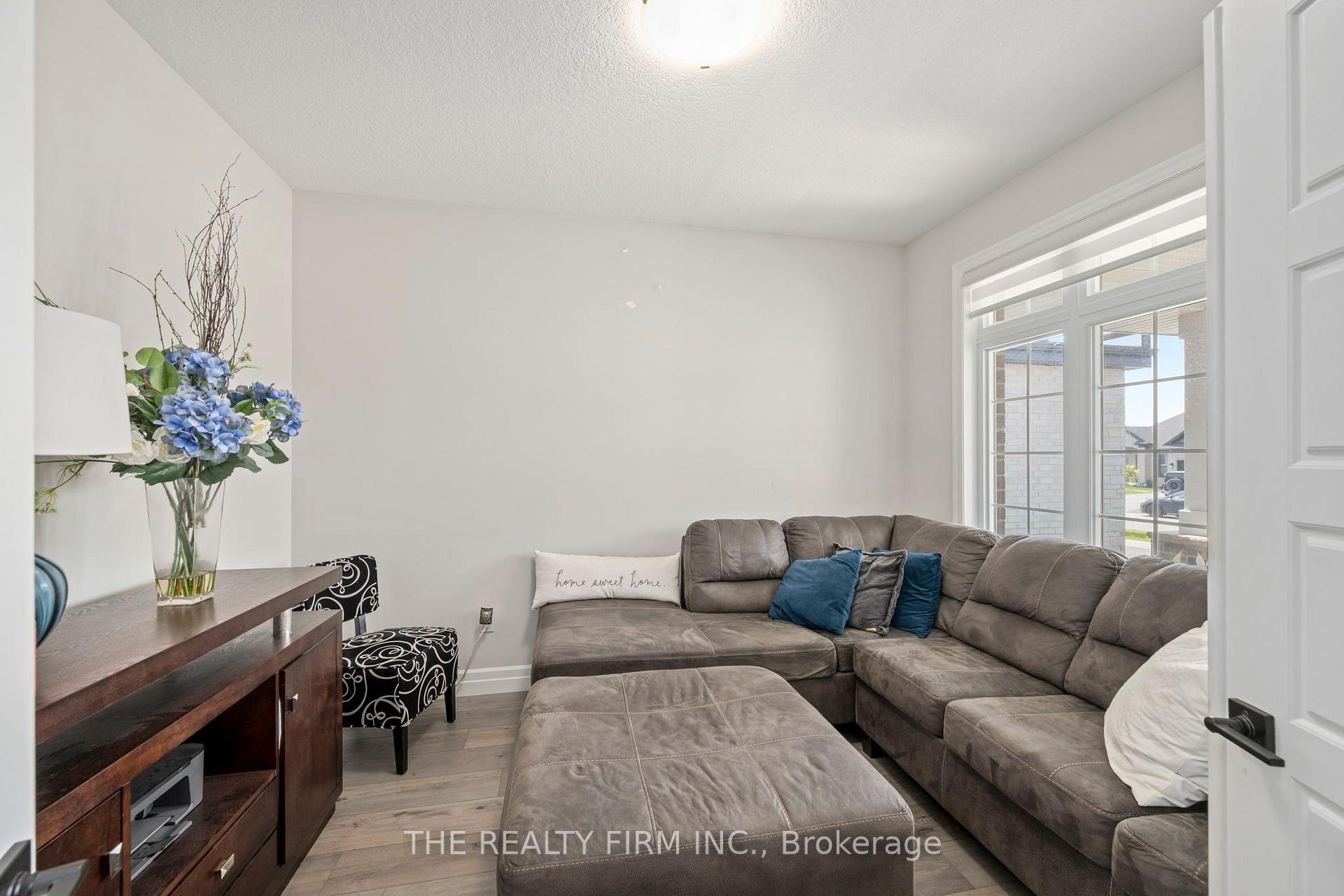 Photo 6 of 77 Acorn Trail, St. Thomas — HOMEH