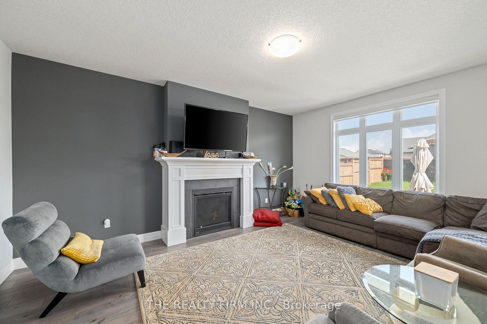 Photo 11 of 77 Acorn Trail, St. Thomas — HOMEH