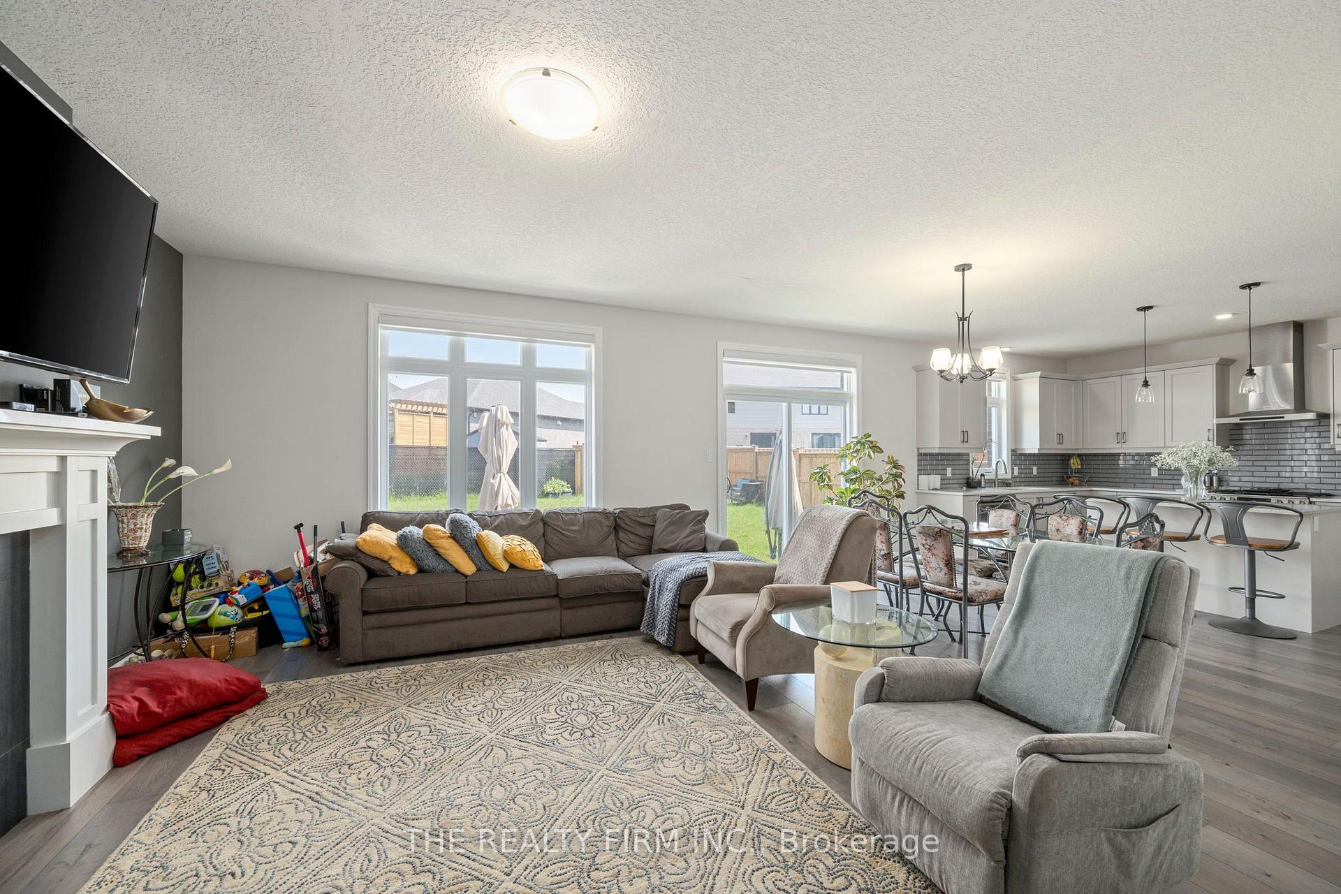 Photo 12 of 77 Acorn Trail, St. Thomas — HOMEH