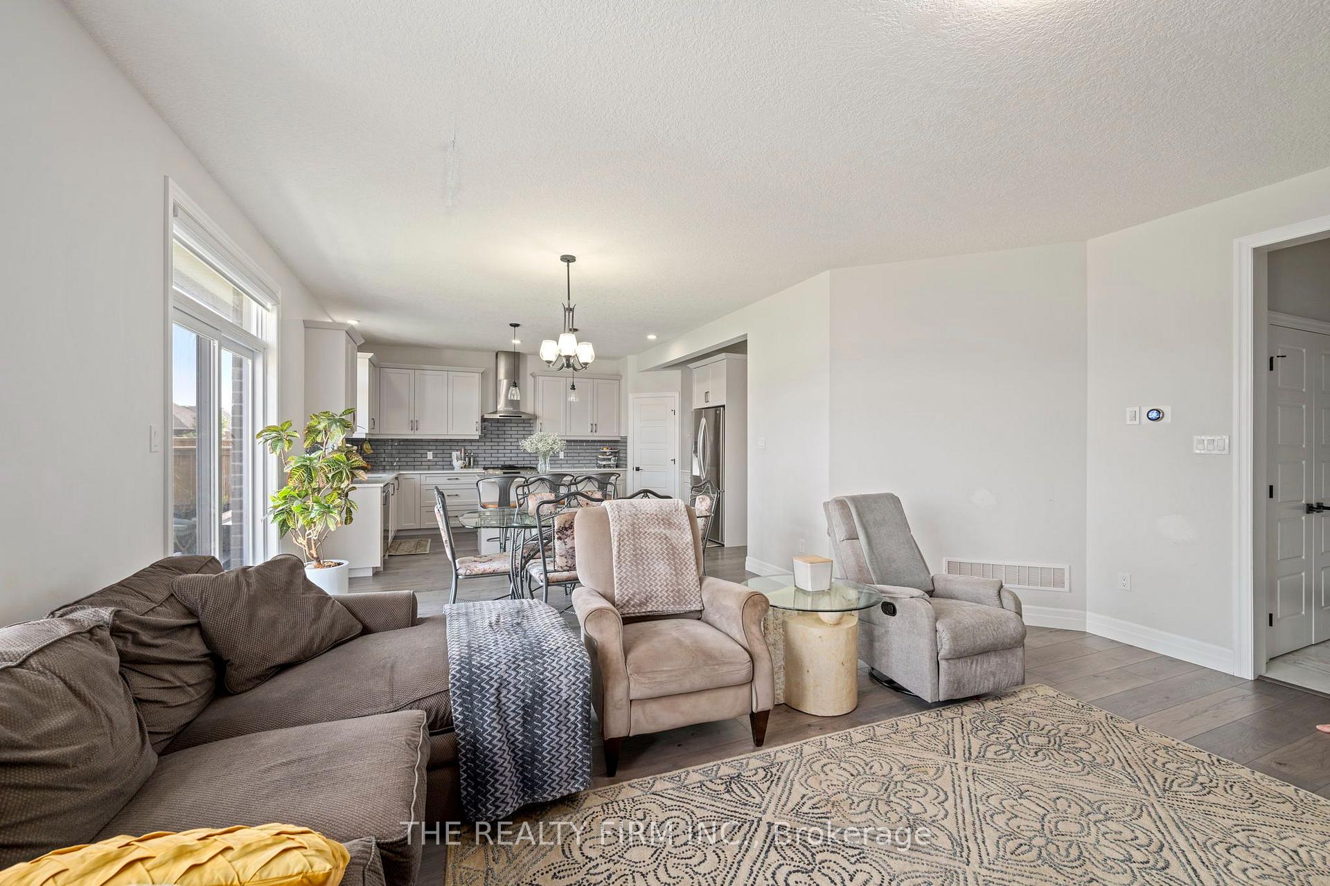 Photo 14 of 77 Acorn Trail, St. Thomas — HOMEH