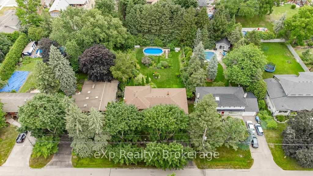 Photo 5 of 8 Malvern Crescent, Guelph, Pineridge/Westminster Woods — HOMEH