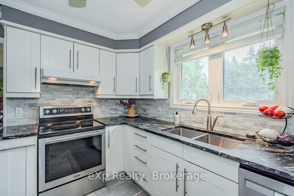 Photo 17 of 8 Malvern Crescent, Guelph, Pineridge/Westminster Woods — HOMEH