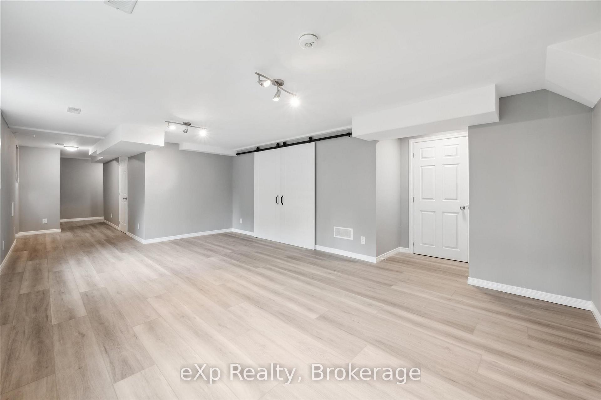 Photo 36 of 8 Malvern Crescent, Guelph, Pineridge/Westminster Woods — HOMEH
