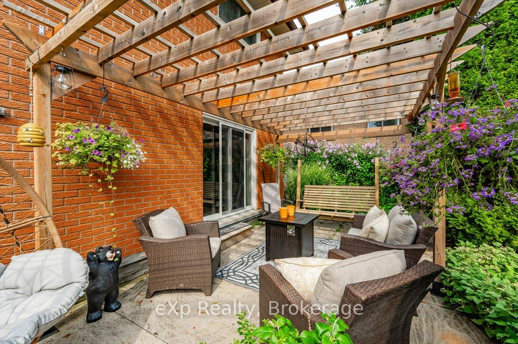 Photo 41 of 8 Malvern Crescent, Guelph, Pineridge/Westminster Woods — HOMEH