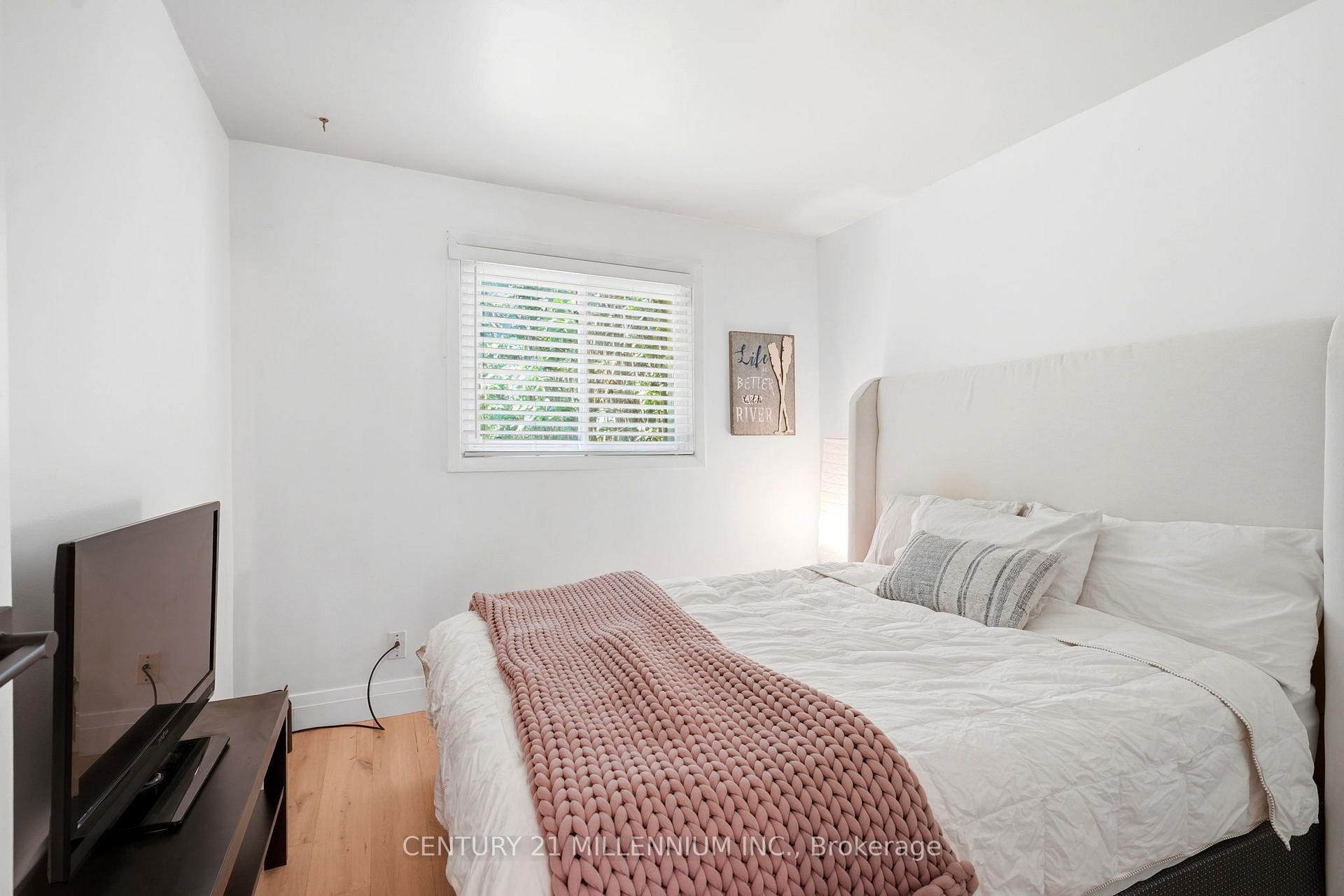 Photo 18 of 52 Carlton Drive, Orangeville — HOMEH
