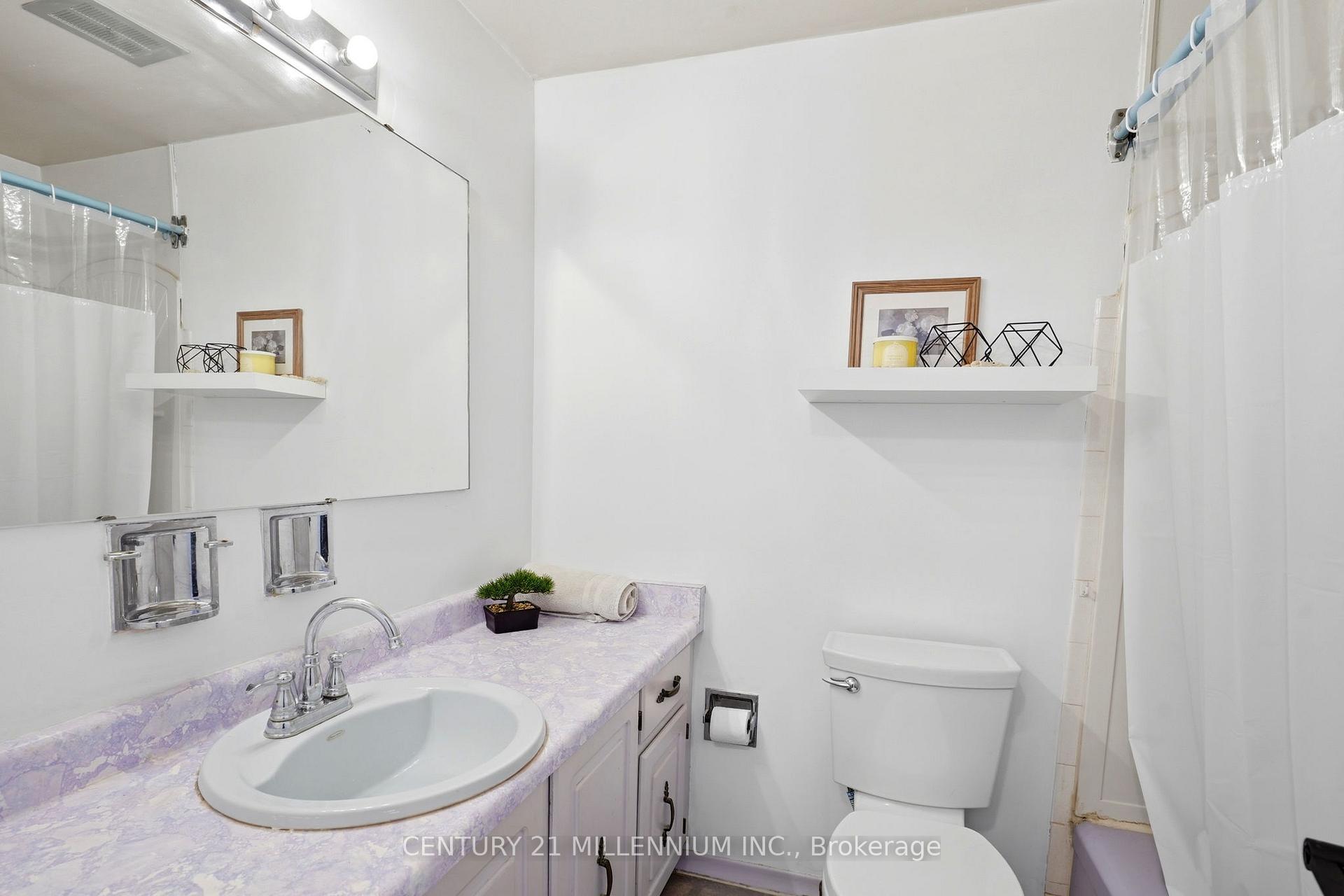 Photo 21 of 52 Carlton Drive, Orangeville — HOMEH