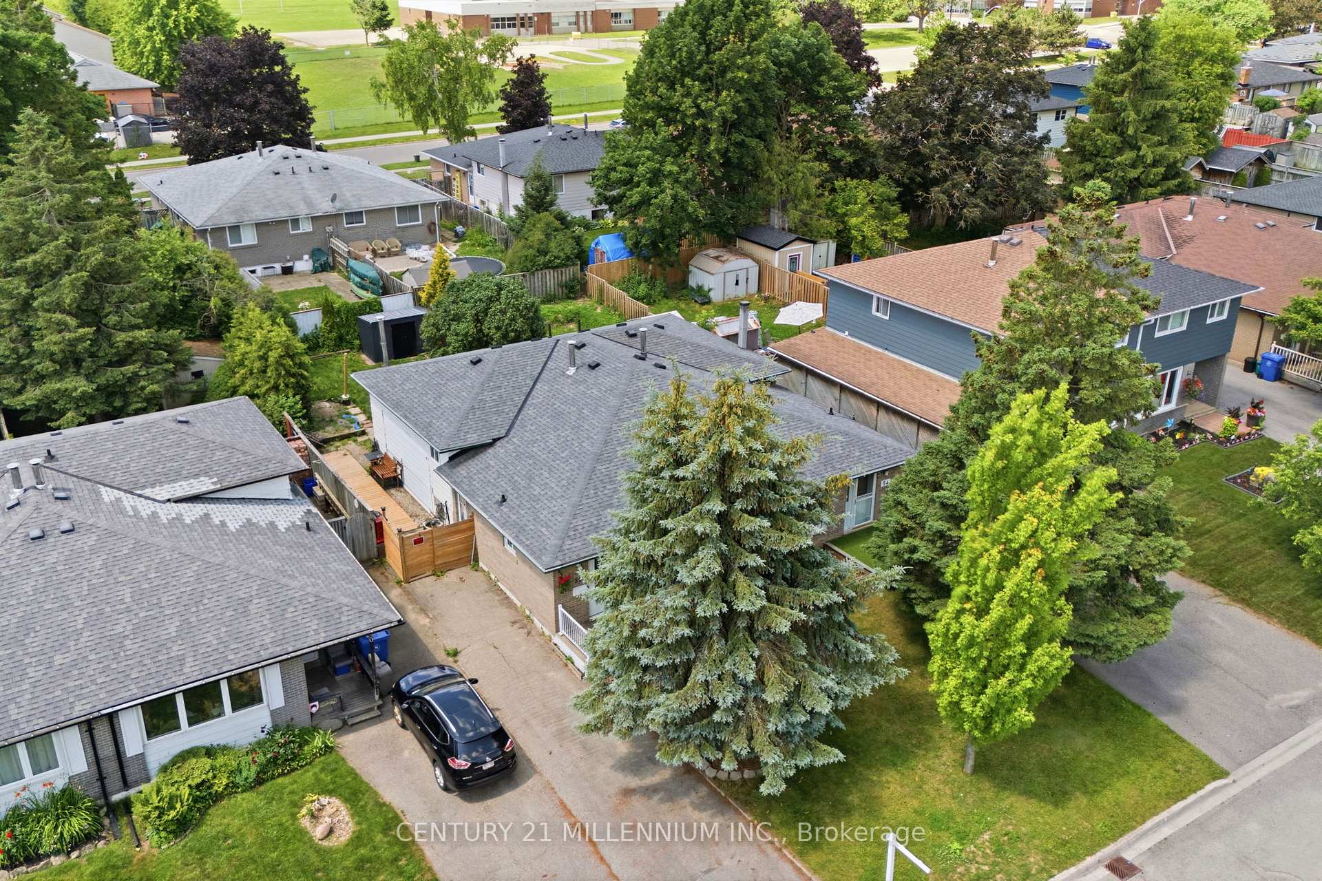 Photo 27 of 52 Carlton Drive, Orangeville — HOMEH