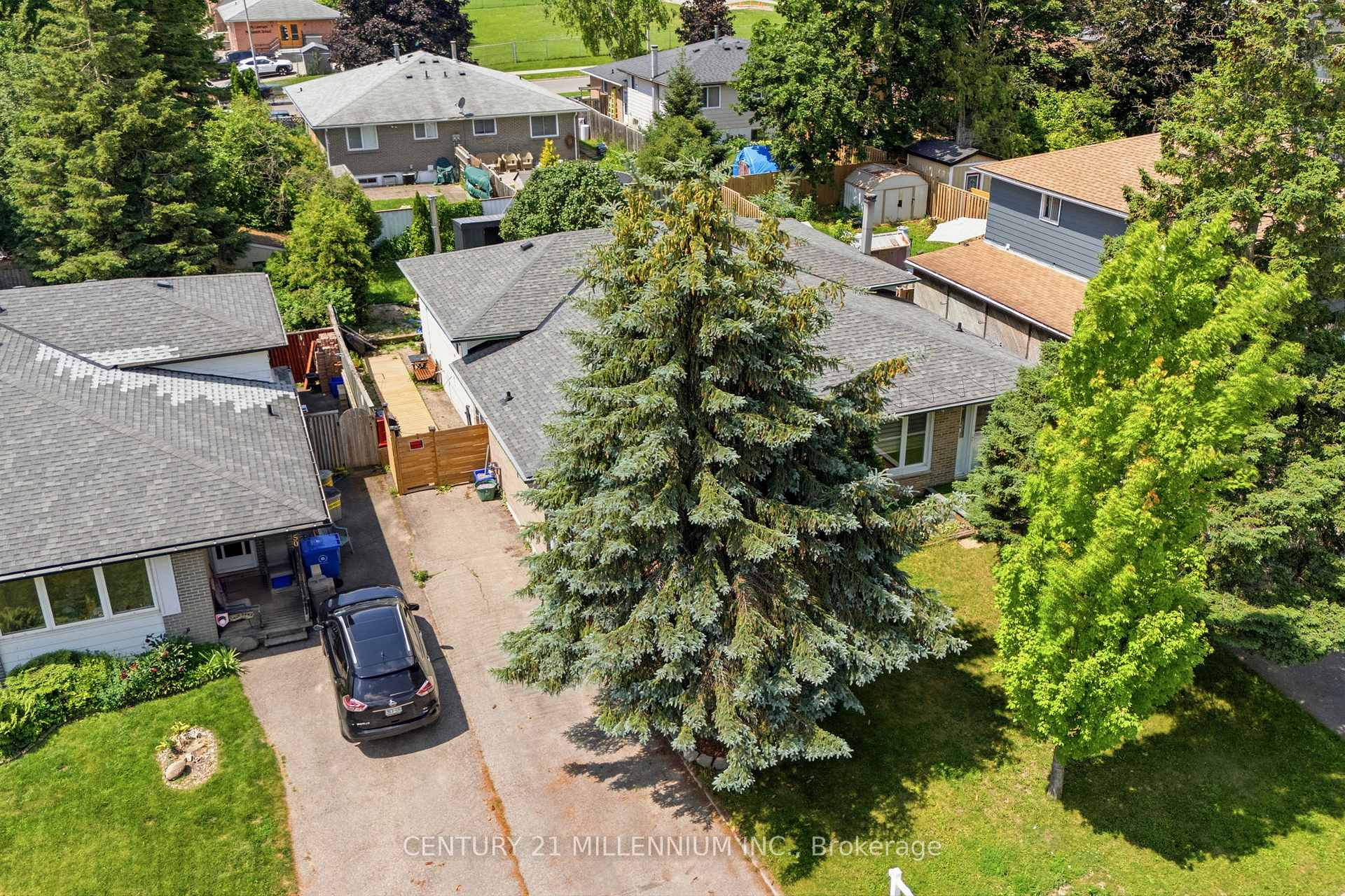 Photo 30 of 52 Carlton Drive, Orangeville — HOMEH