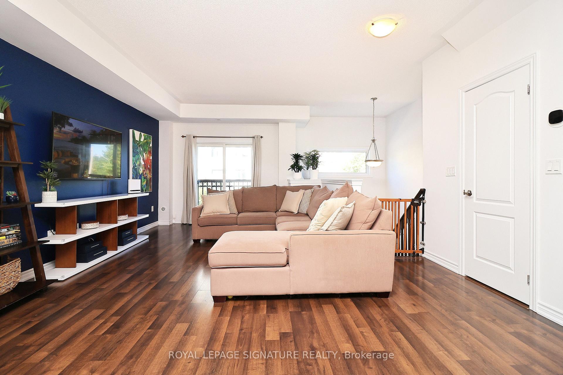 Photo 4 of 4 Coneflower Crescent, North York, Westminster-Branson — HOMEH