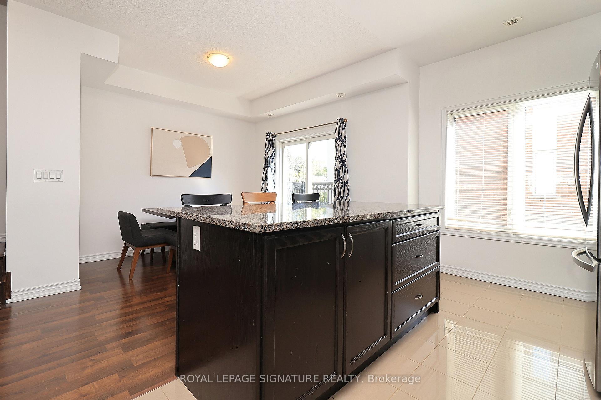 Photo 13 of 4 Coneflower Crescent, North York, Westminster-Branson — HOMEH