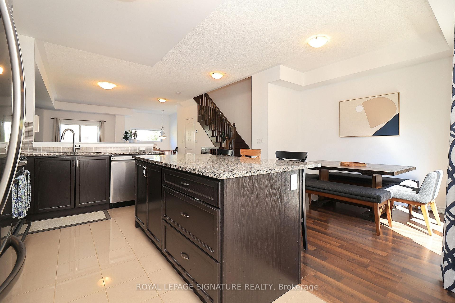 Photo 14 of 4 Coneflower Crescent, North York, Westminster-Branson — HOMEH