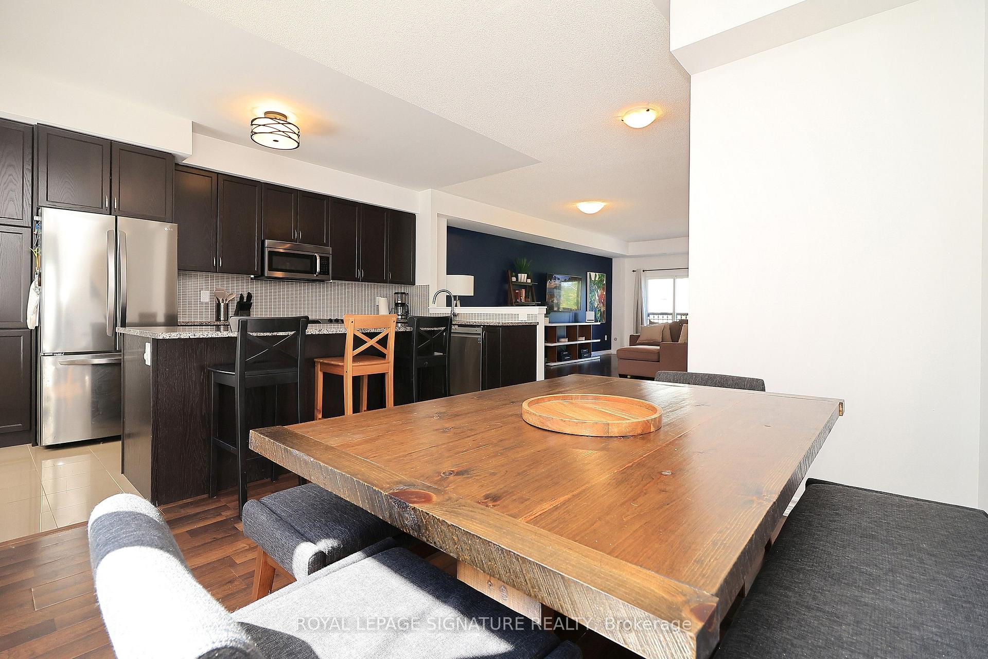 Photo 16 of 4 Coneflower Crescent, North York, Westminster-Branson — HOMEH