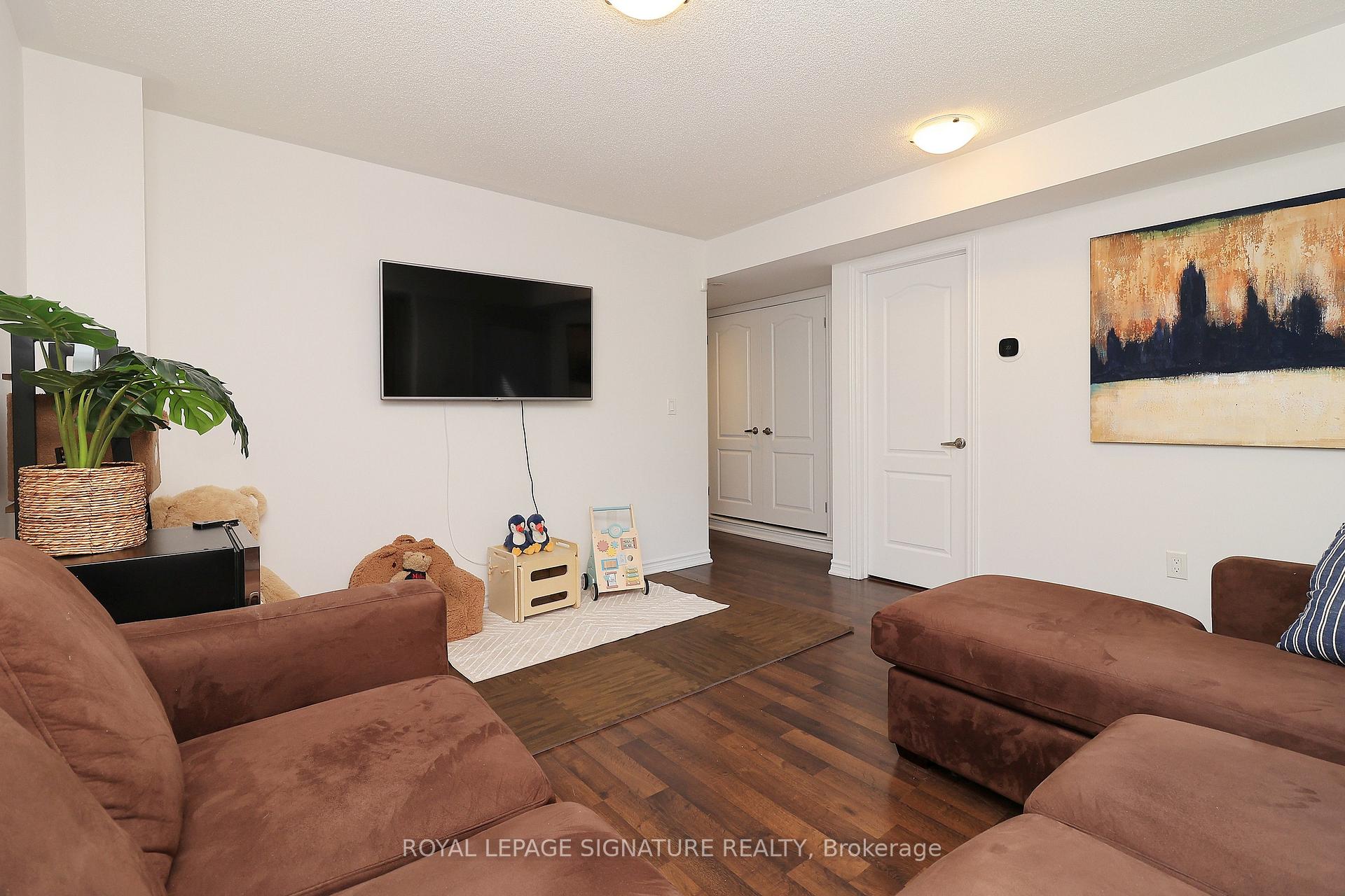 Photo 20 of 4 Coneflower Crescent, North York, Westminster-Branson — HOMEH