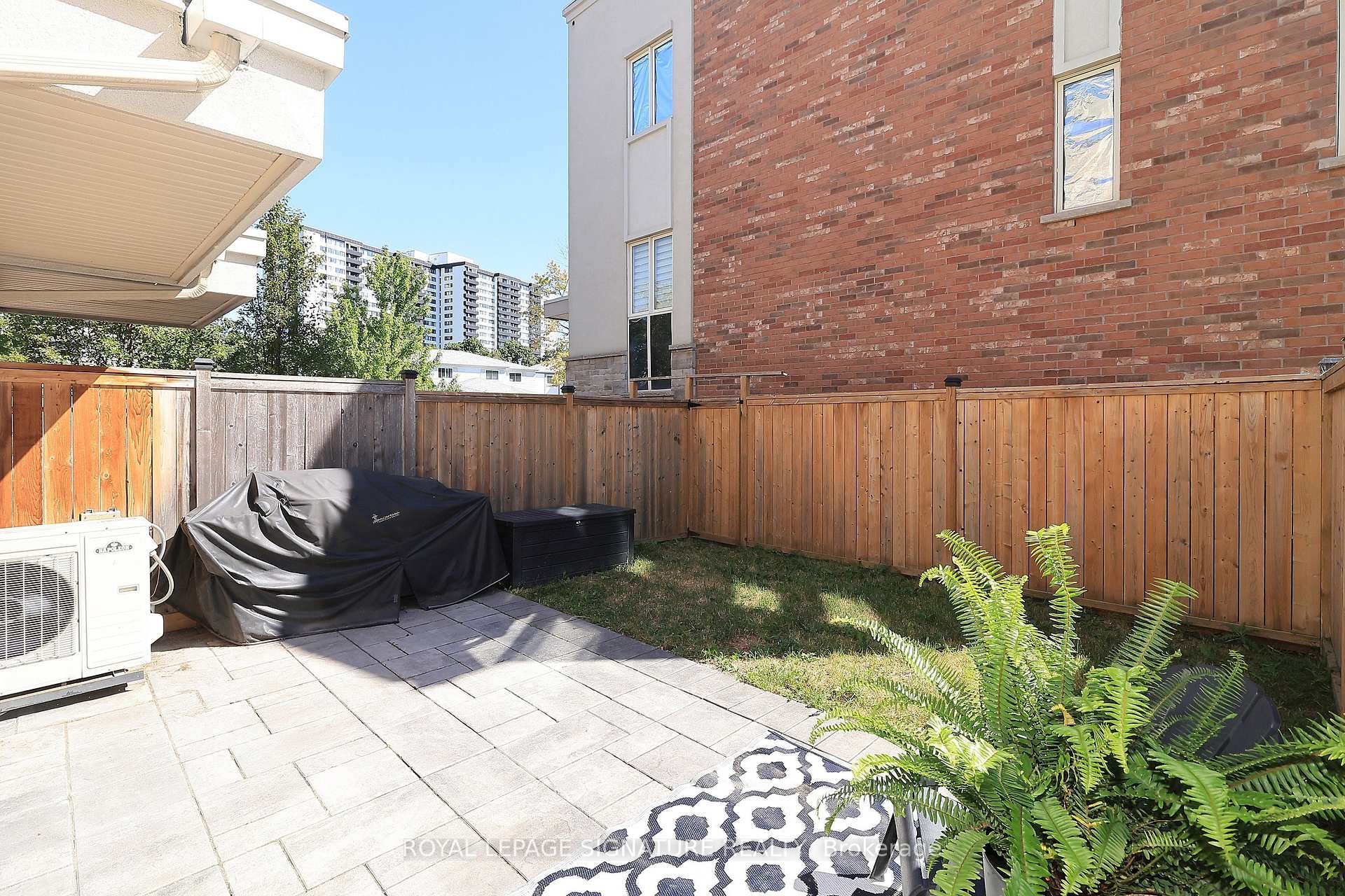 Photo 34 of 4 Coneflower Crescent, North York, Westminster-Branson — HOMEH