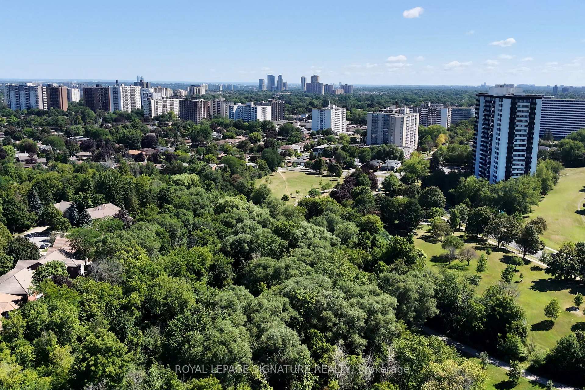 Photo 42 of 4 Coneflower Crescent, North York, Westminster-Branson — HOMEH