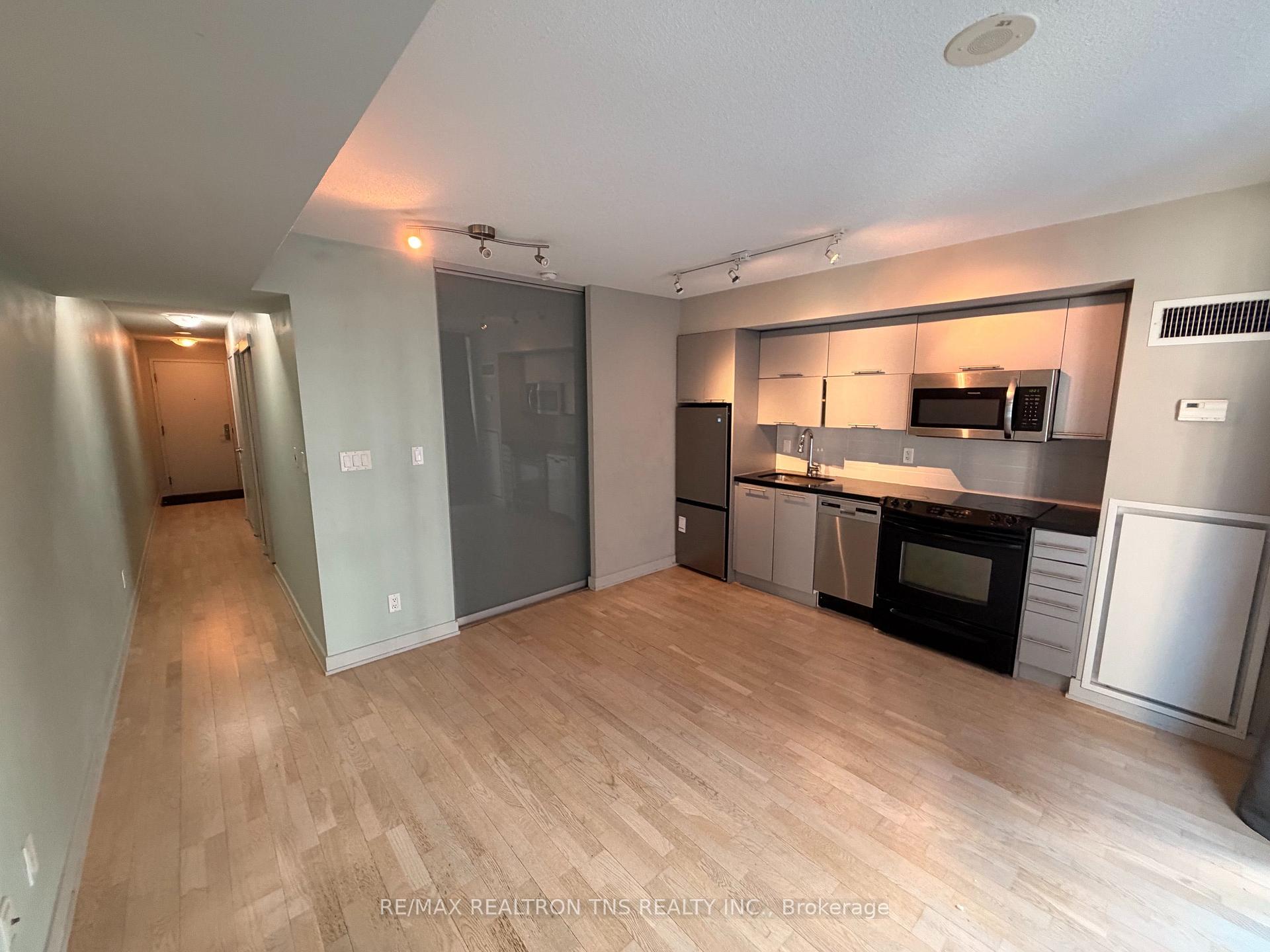Photo 4 of Unit 305, 126 Simcoe Street, Toronto, Waterfront Communities — HOMEH