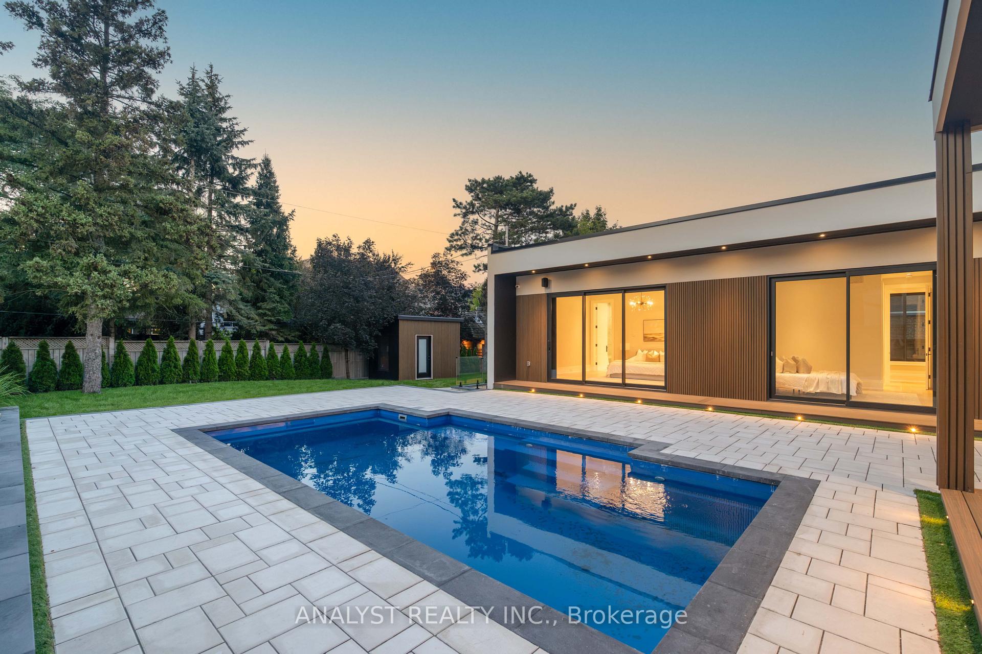 Photo 4 of 82 Donhill Crescent, Vaughan, Kleinburg — HOMEH