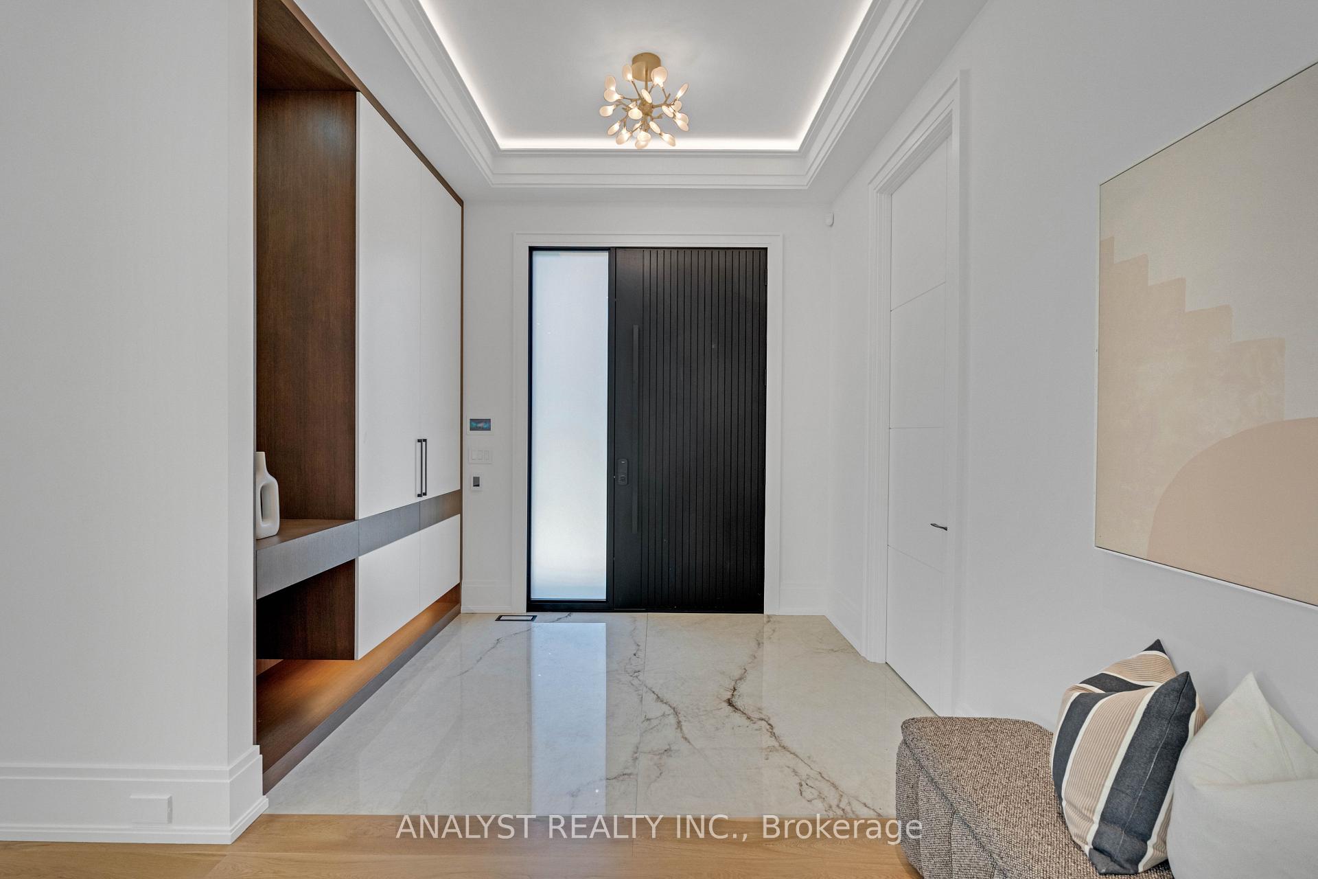Photo 6 of 82 Donhill Crescent, Vaughan, Kleinburg — HOMEH