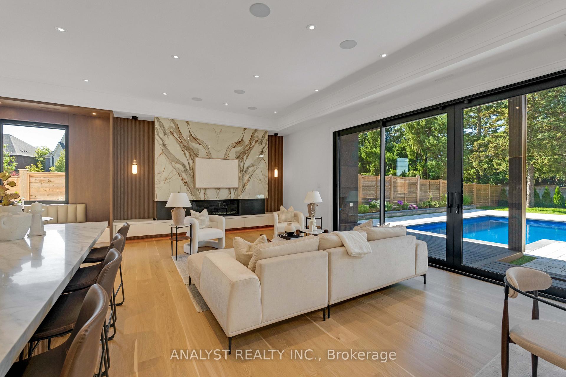 Photo 8 of 82 Donhill Crescent, Vaughan, Kleinburg — HOMEH