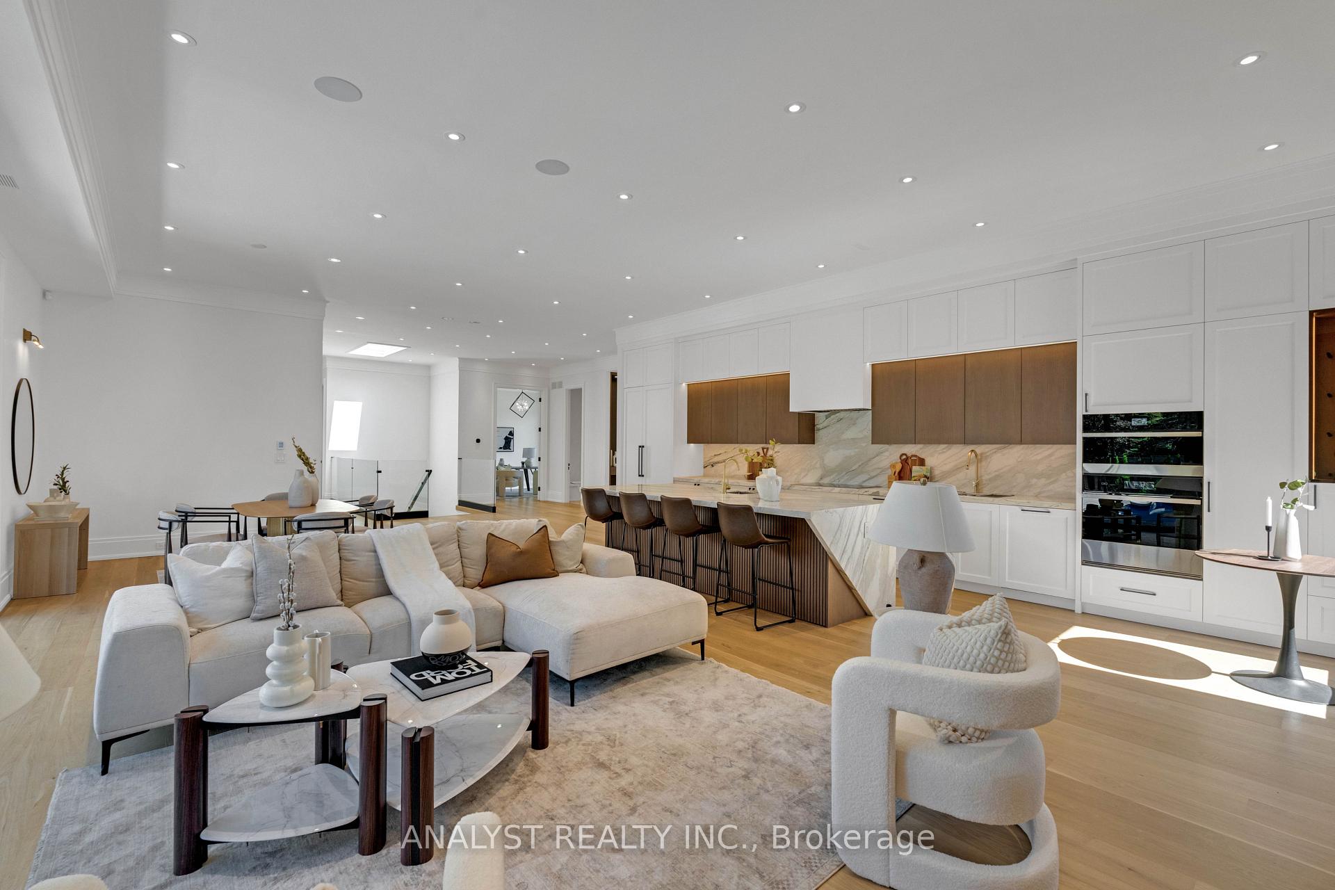 Photo 10 of 82 Donhill Crescent, Vaughan, Kleinburg — HOMEH
