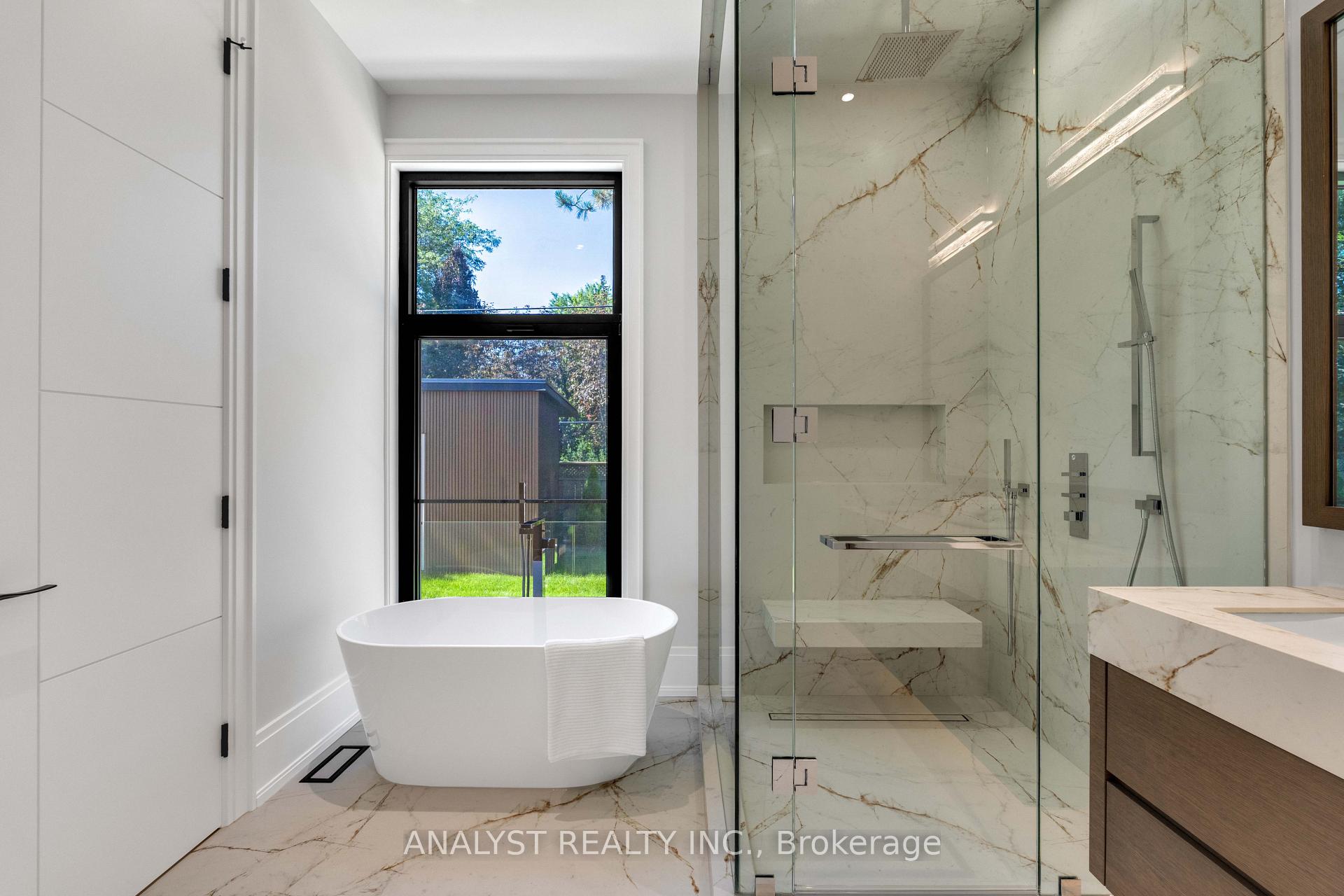 Photo 23 of 82 Donhill Crescent, Vaughan, Kleinburg — HOMEH