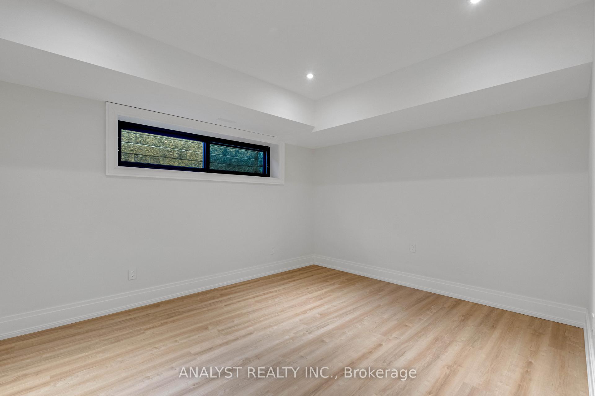 Photo 32 of 82 Donhill Crescent, Vaughan, Kleinburg — HOMEH