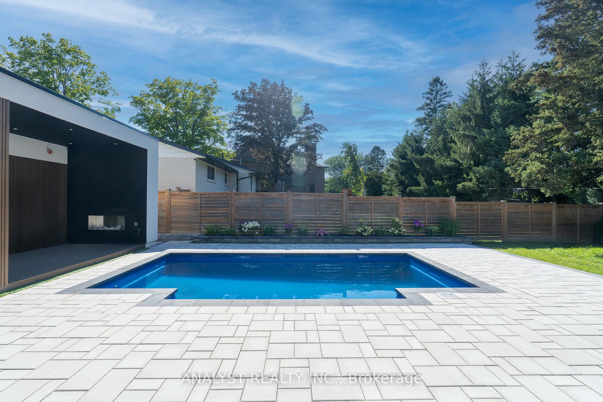Photo 42 of 82 Donhill Crescent, Vaughan, Kleinburg — HOMEH