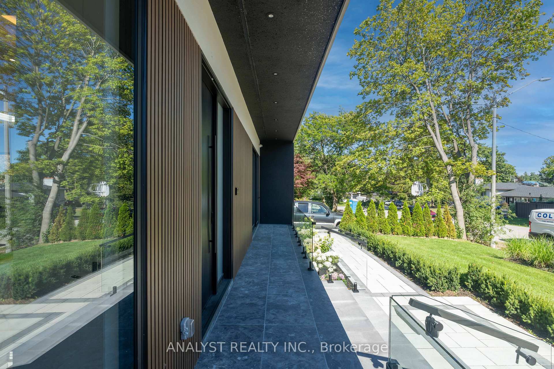 Photo 48 of 82 Donhill Crescent, Vaughan, Kleinburg — HOMEH