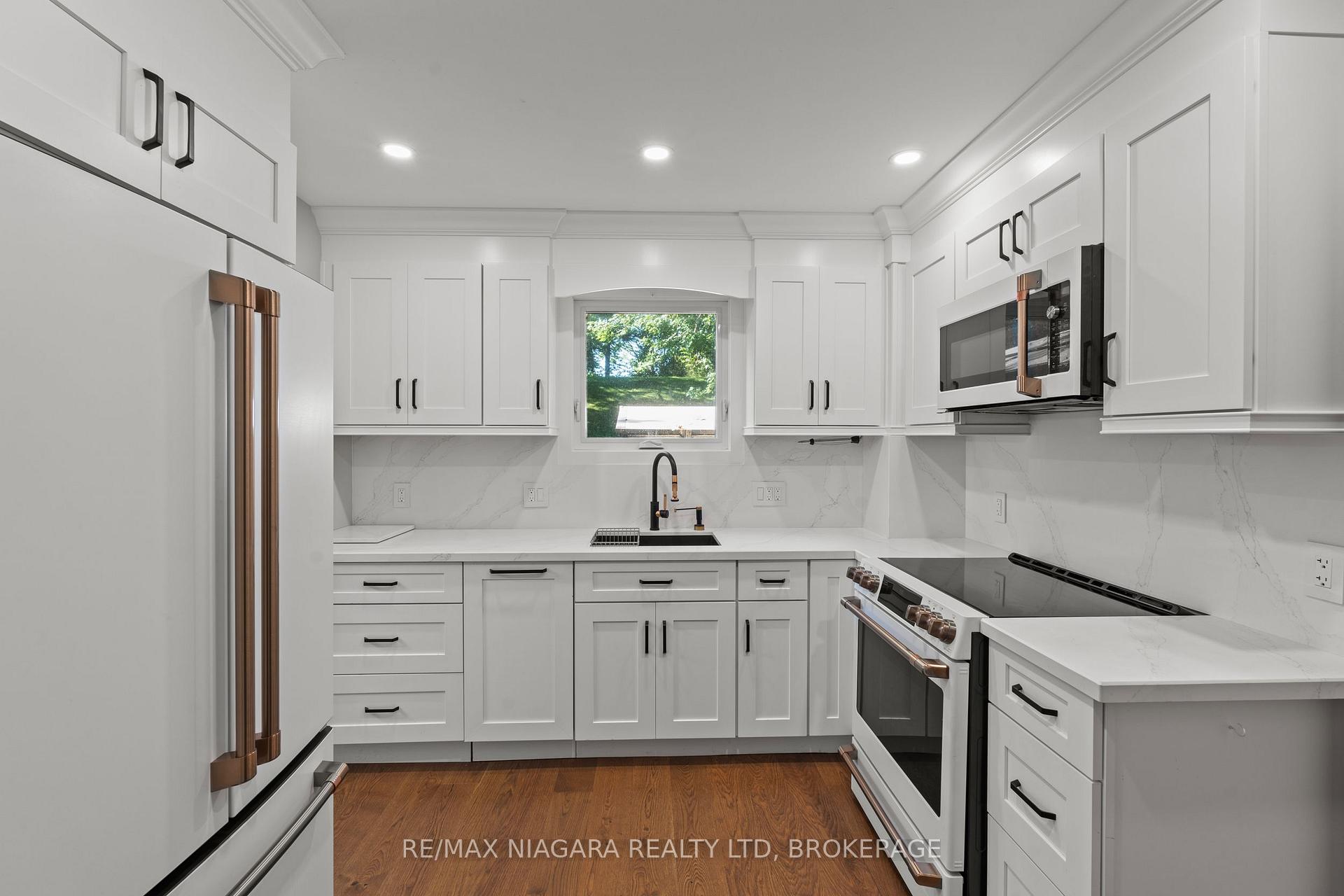 Photo 8 of 47 Birchpark Drive, Grimsby, Grimsby Beach — HOMEH