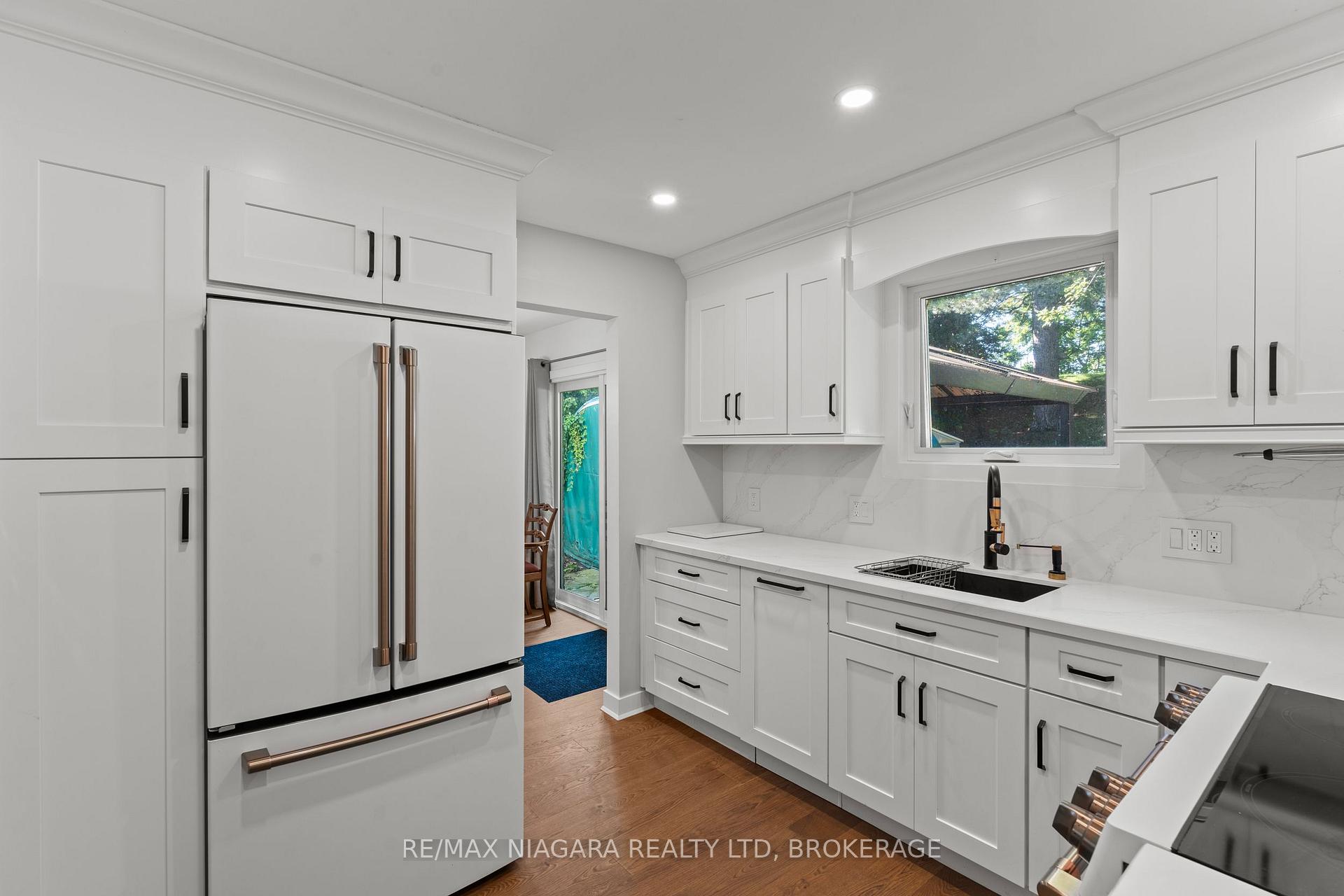 Photo 9 of 47 Birchpark Drive, Grimsby, Grimsby Beach — HOMEH