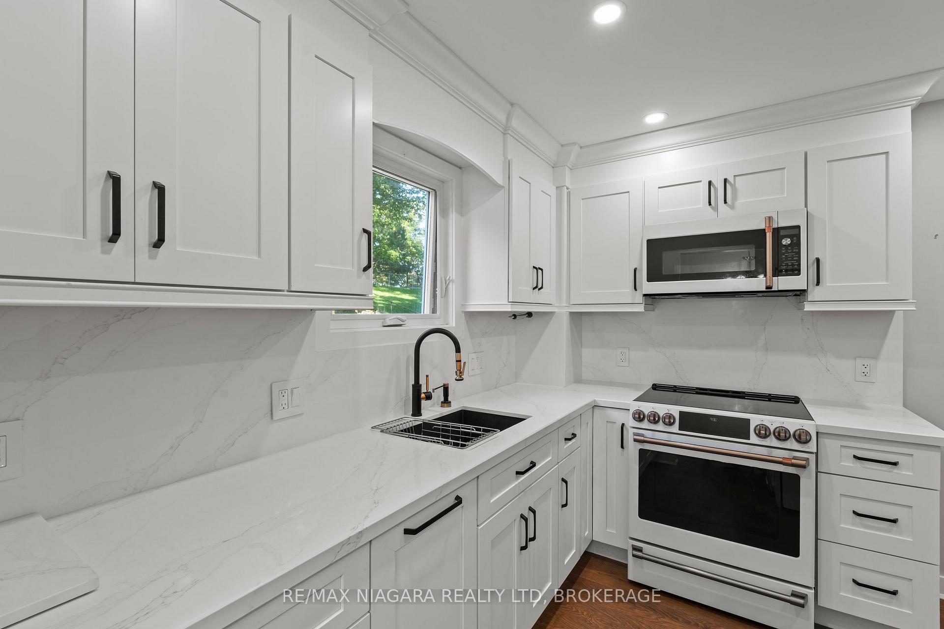 Photo 11 of 47 Birchpark Drive, Grimsby, Grimsby Beach — HOMEH